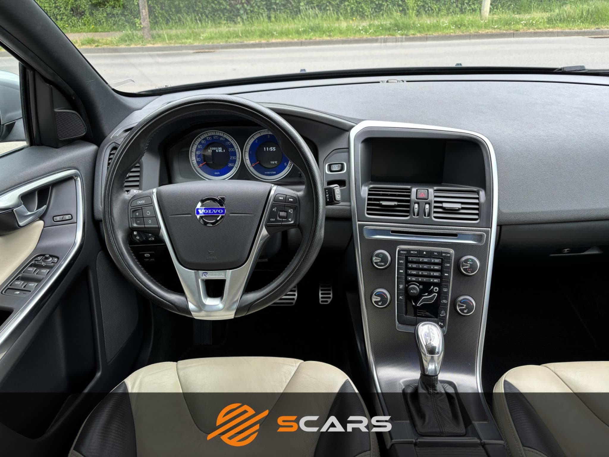 Volvo XC60 R DESIGN 2.4 D5 215CV 4x4 AWD (2012) - Photo 15