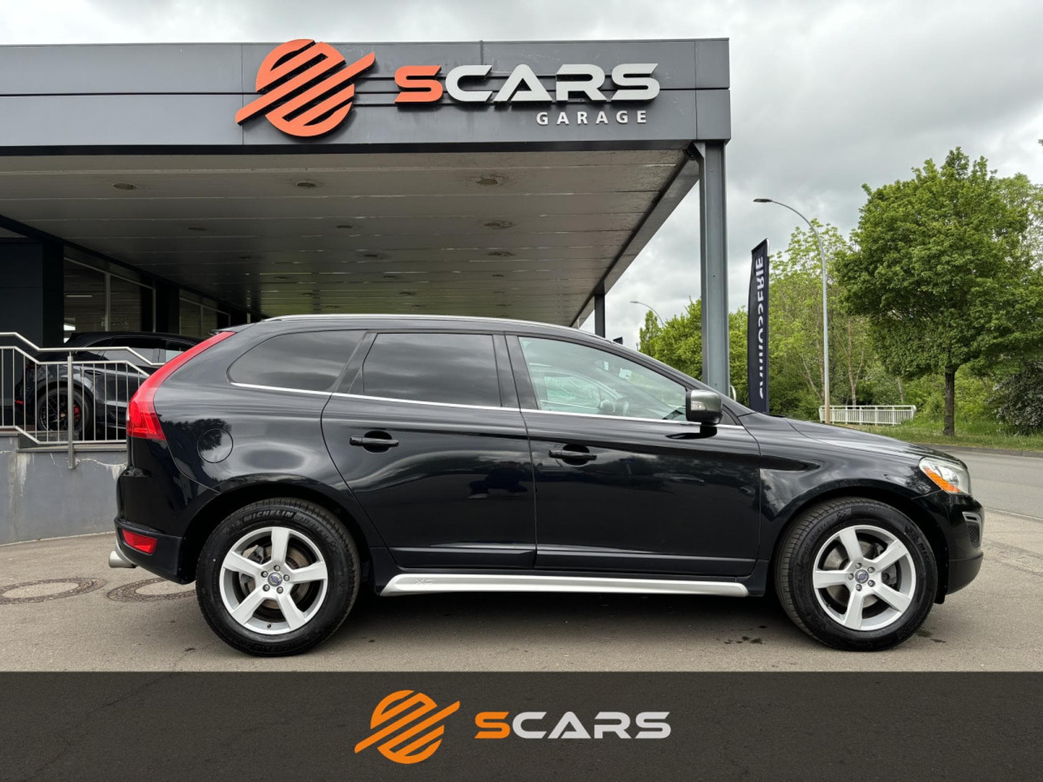 Volvo XC60 R DESIGN 2.4 D5 215CV 4x4 AWD (2012) - Photo 2