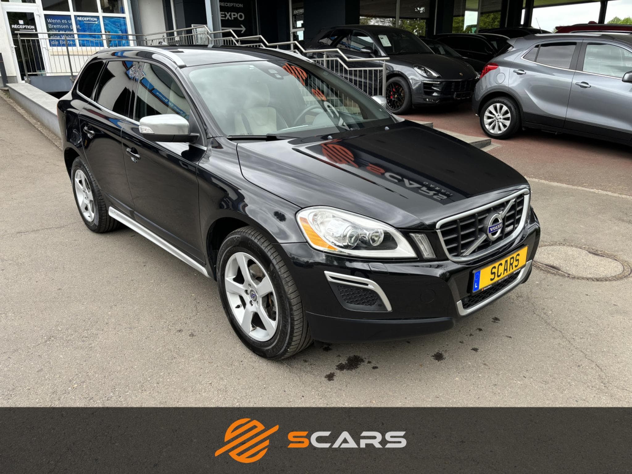 Volvo XC60 R DESIGN 2.4 D5 215CV 4x4 AWD (2012) - Photo 3