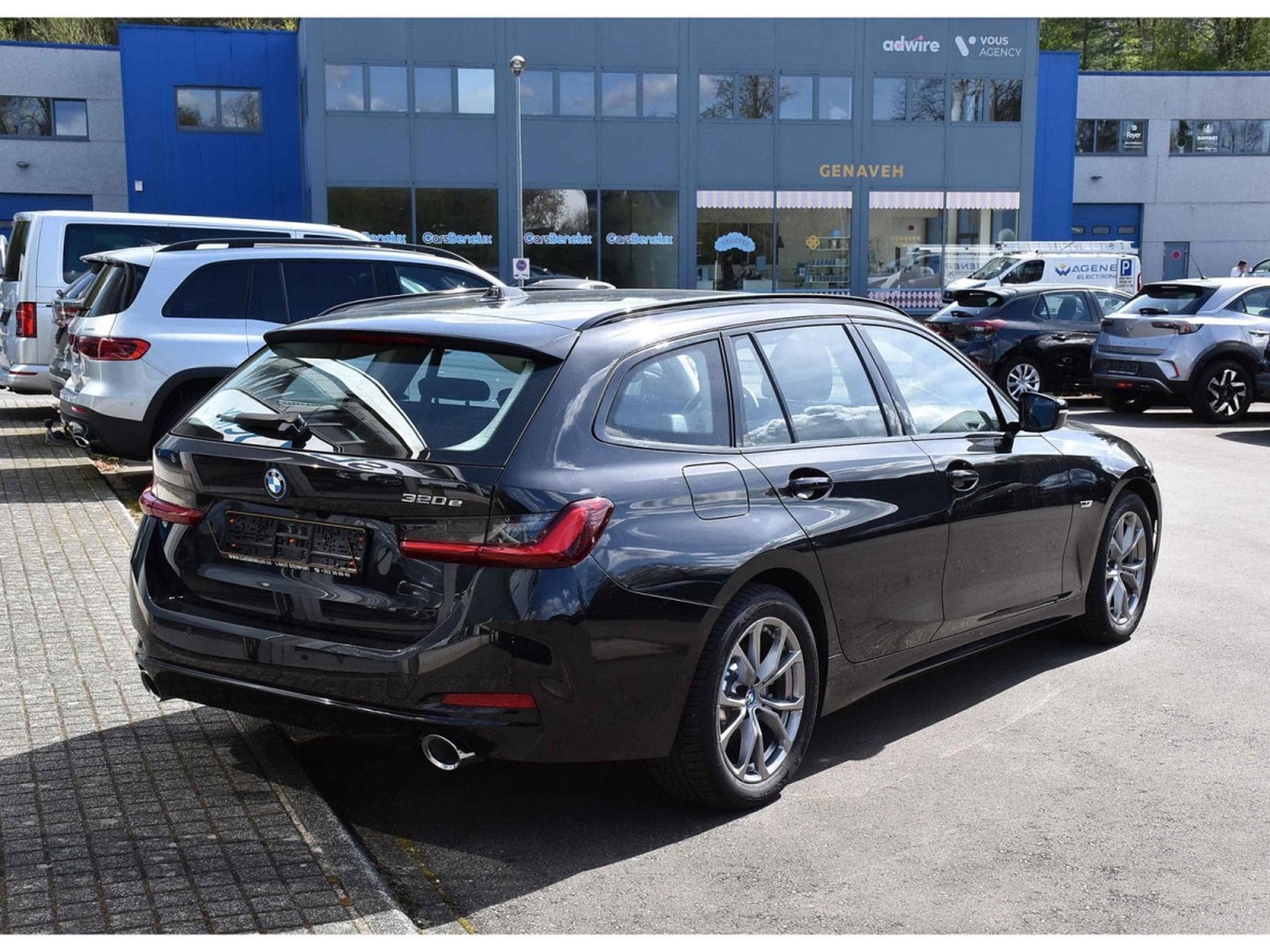 BMW 320 eA Touring PHEV 32g CO2 REGUL LANE GPS CAM PARK 1° MAIN (2023) - Photo 4