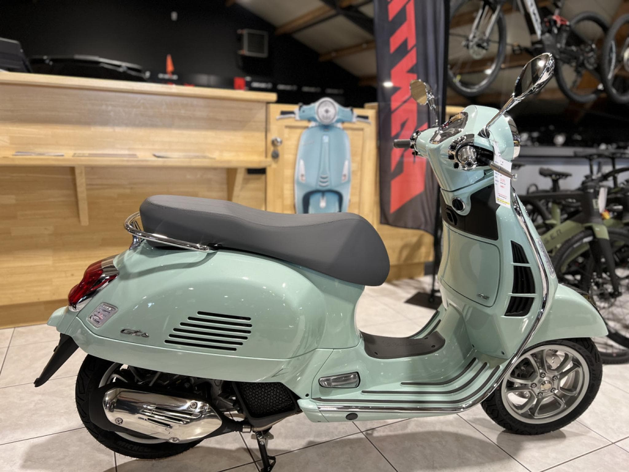 Vespa GTS Classica (2026) - Photo 1