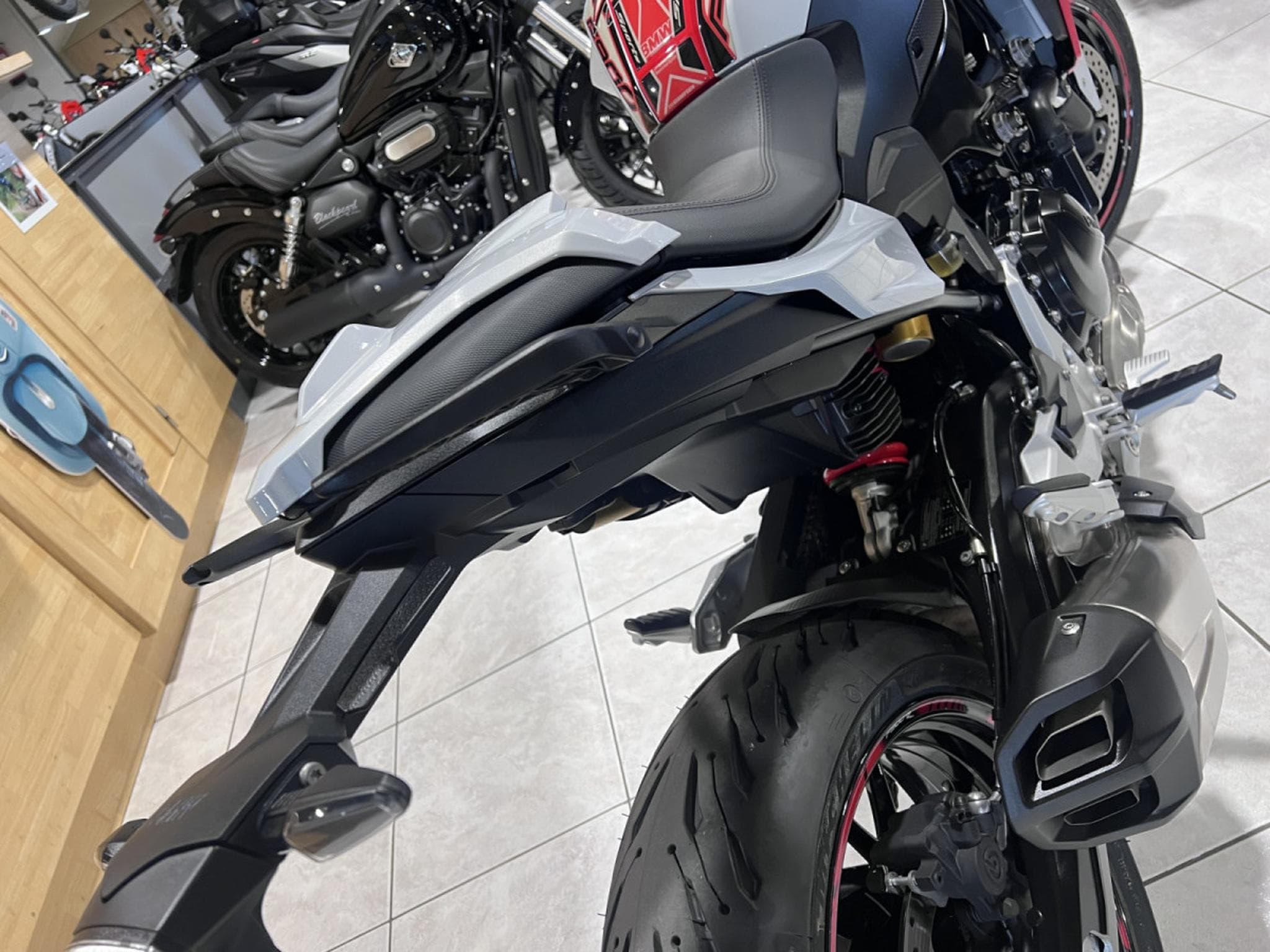 BMW F 900 R (2020) - Photo 3