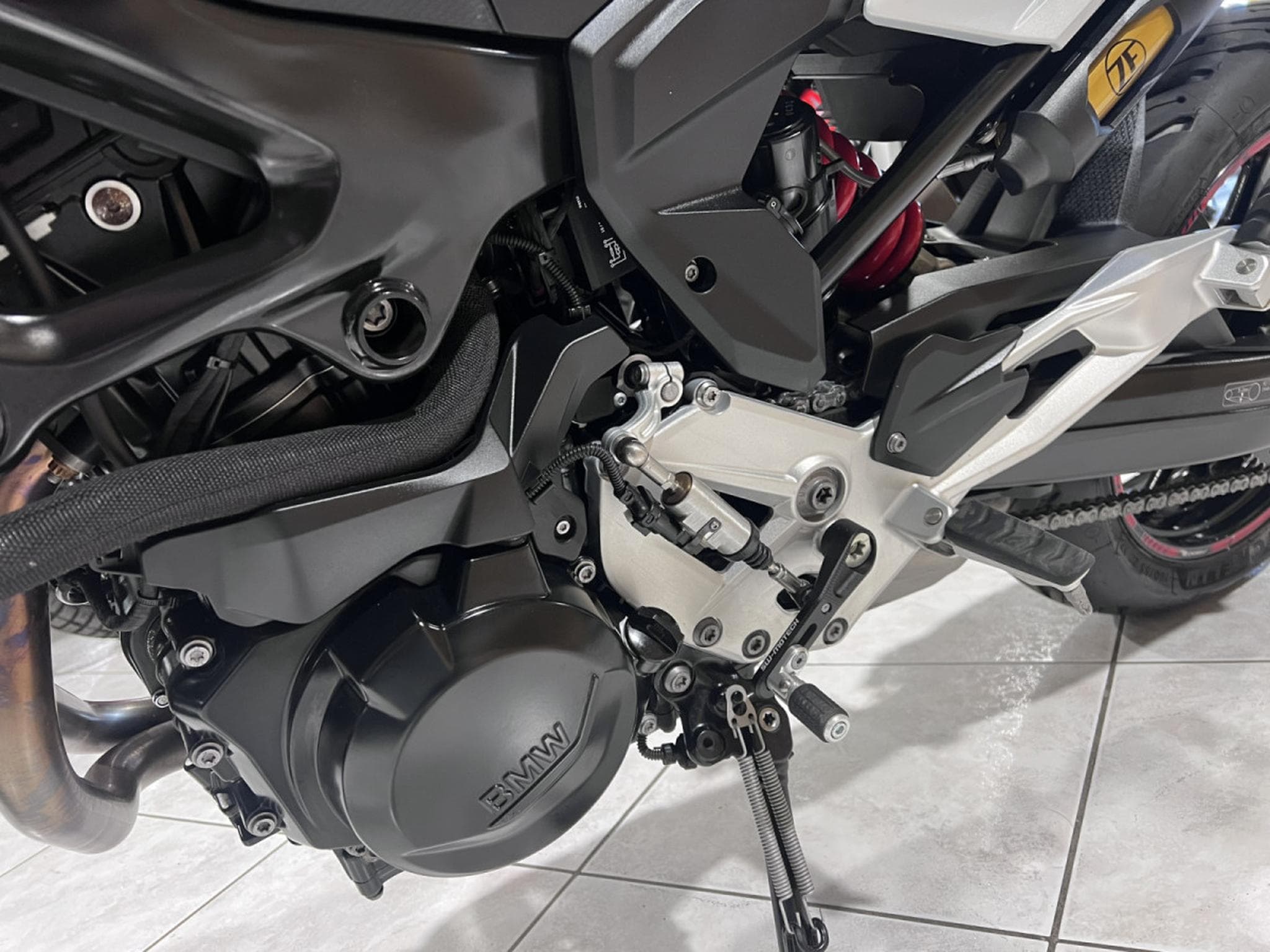 BMW F 900 R (2020) - Photo 5