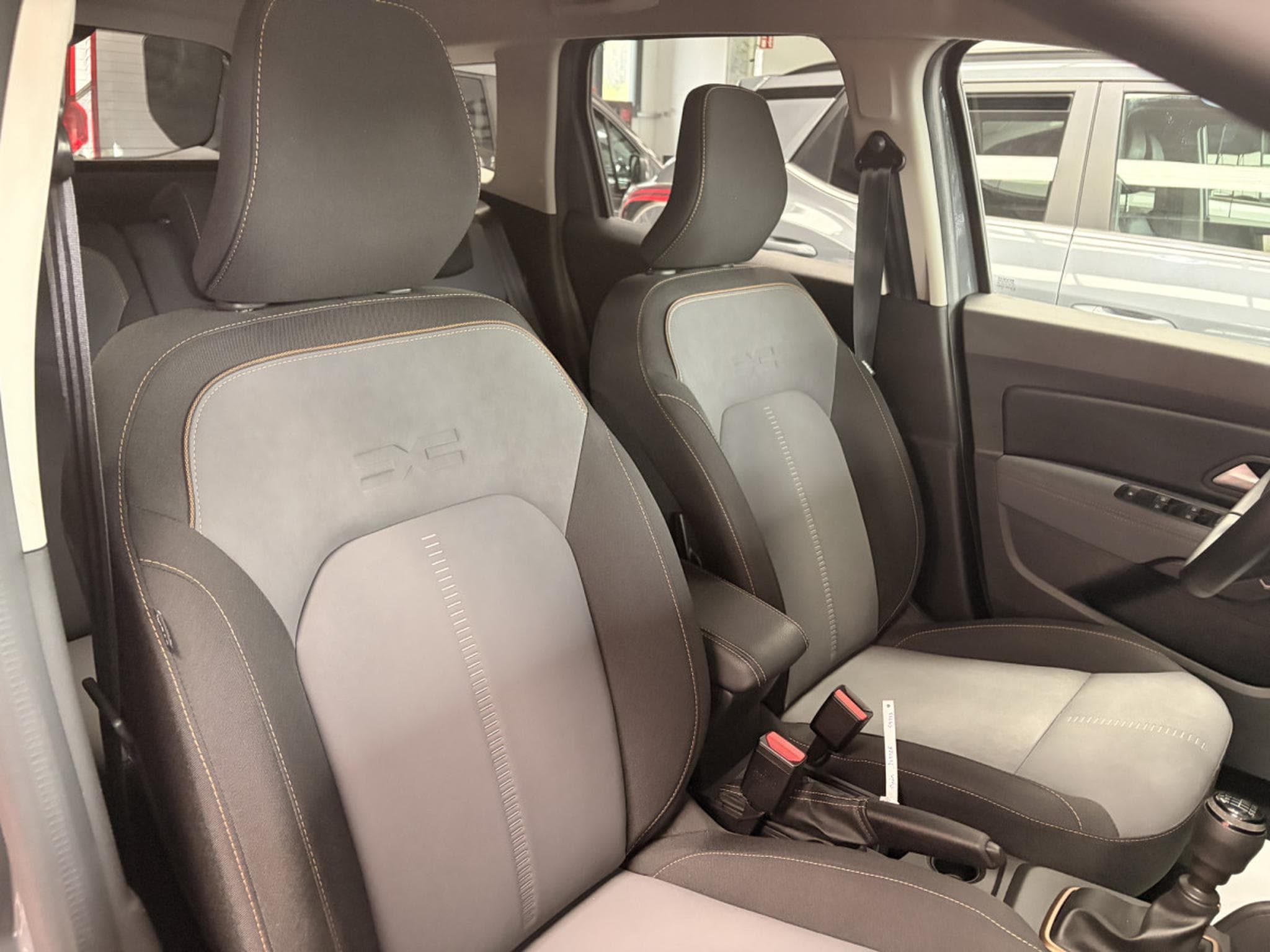 Dacia Duster 1.5 blue dCi EXTREME (2024) - Photo 11