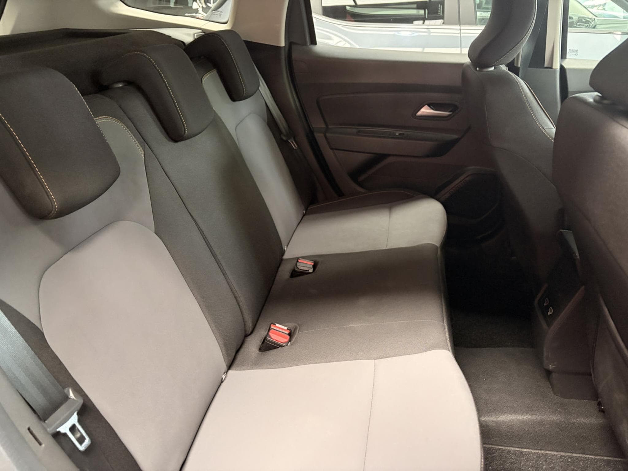 Dacia Duster 1.5 blue dCi EXTREME (2024) - Photo 12