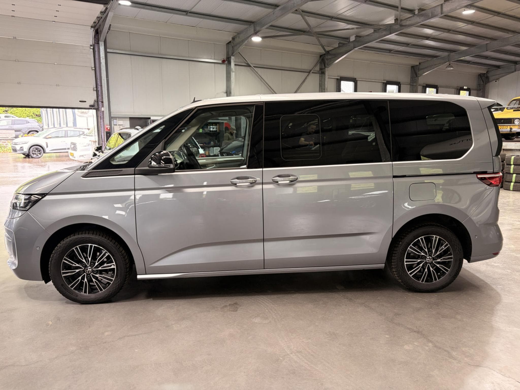 VW Multivan 2.0 TDI 150 7 places (2024) - Photo 6