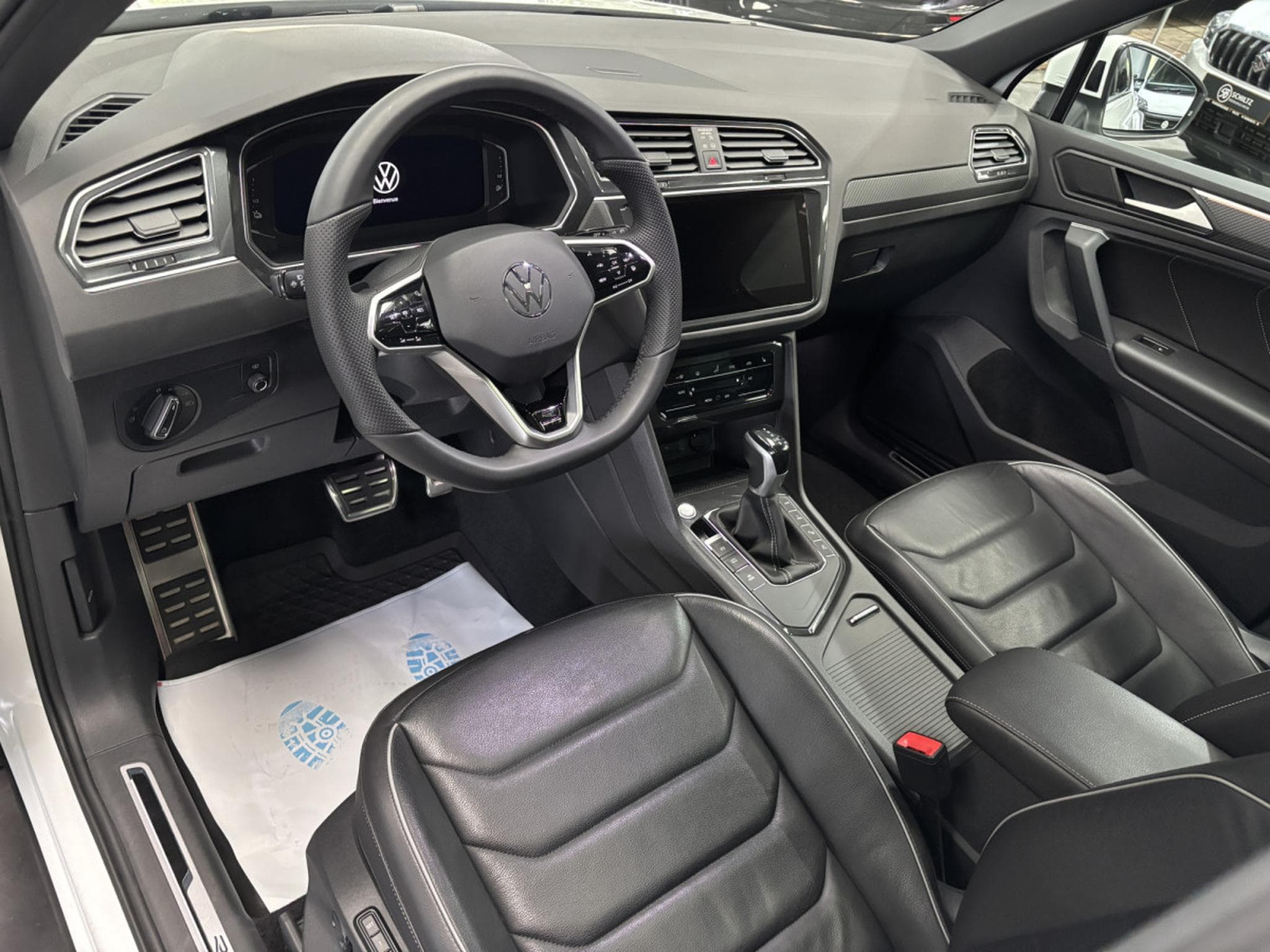 VW Tiguan 1.4 TSI Plug-in Hybrid R-Line (2022) - Photo 10