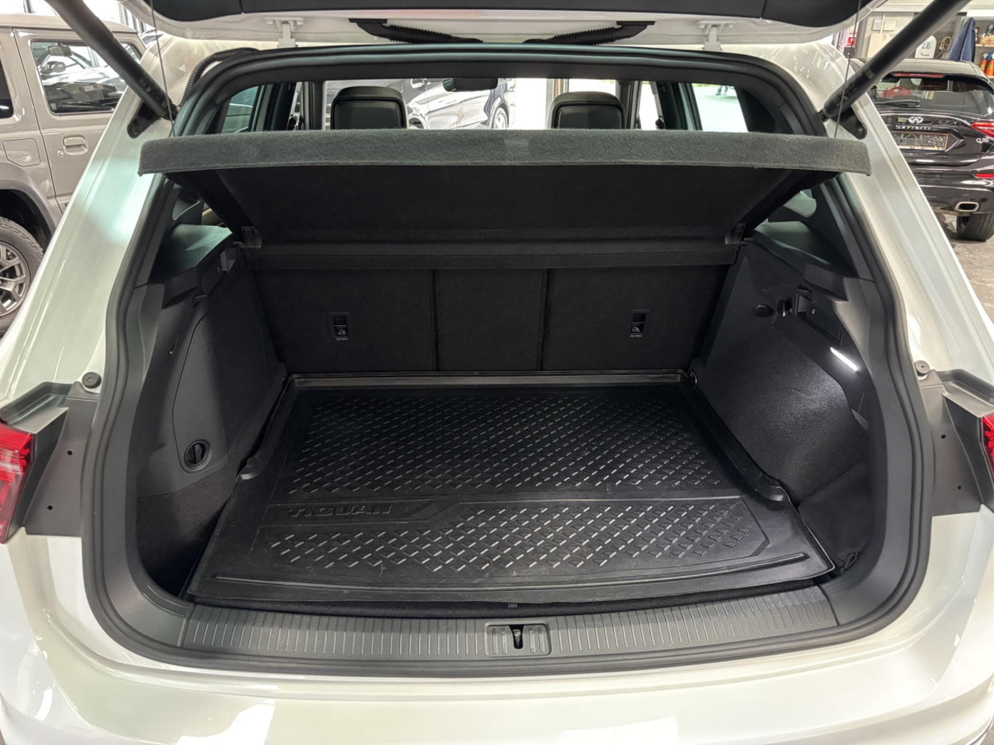 VW Tiguan 1.4 TSI Plug-in Hybrid R-Line (2022) - Photo 14