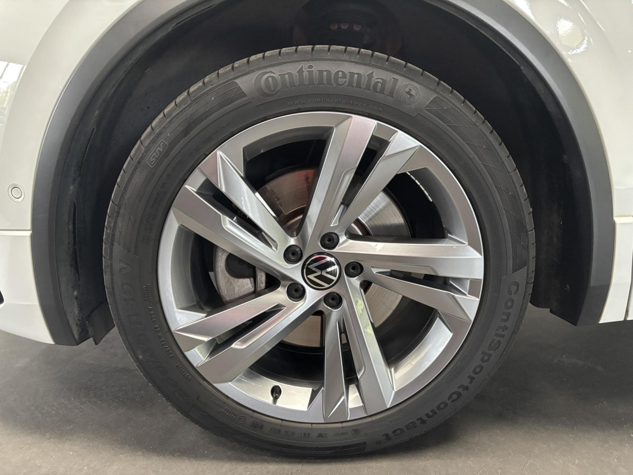 VW Tiguan 1.4 TSI Plug-in Hybrid R-Line (2022) - Photo 8