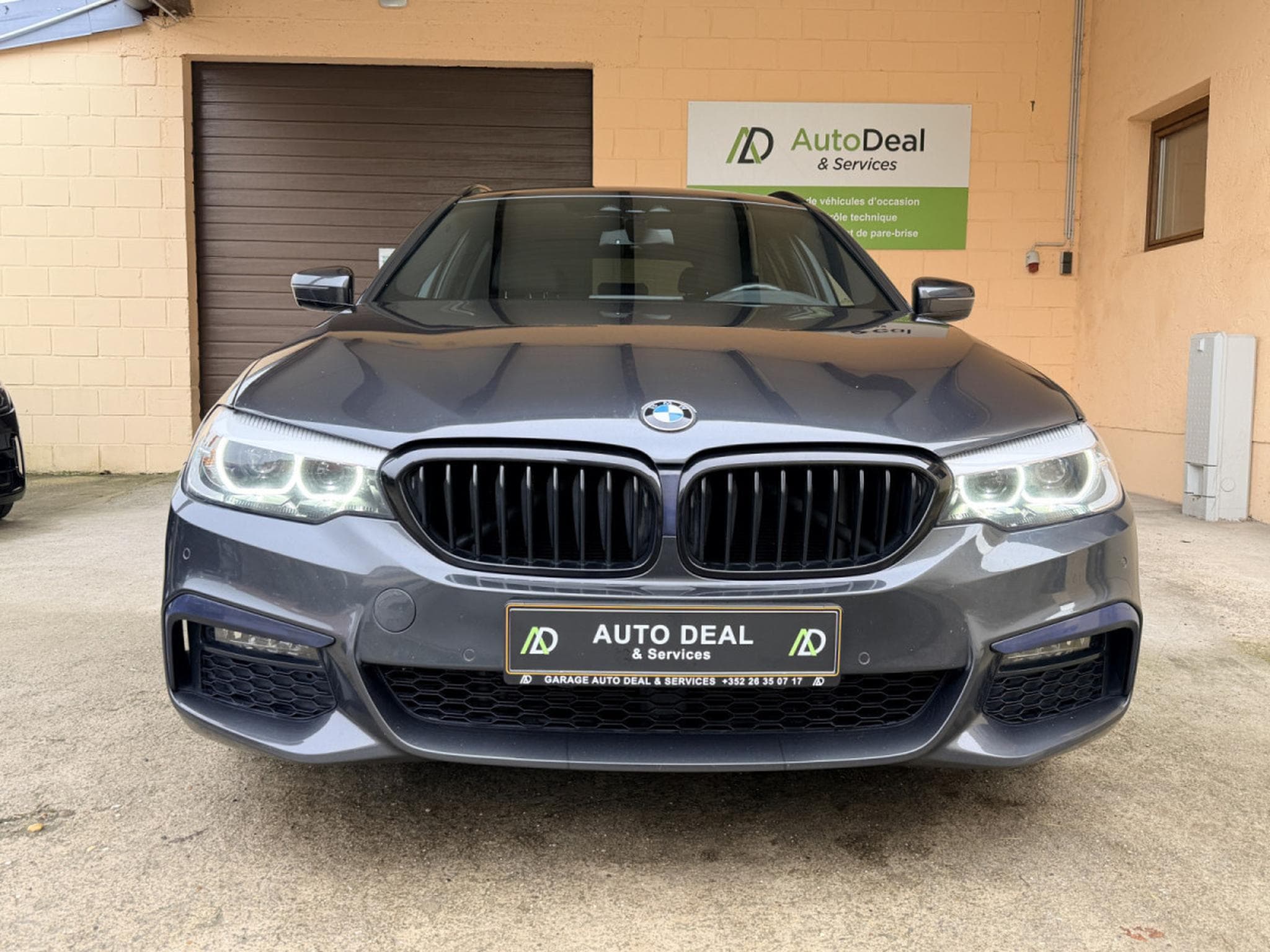 BMW 530 i Touring PACK-M Int/Ext  Head-up Car Play 252CV (2020) - Photo 2