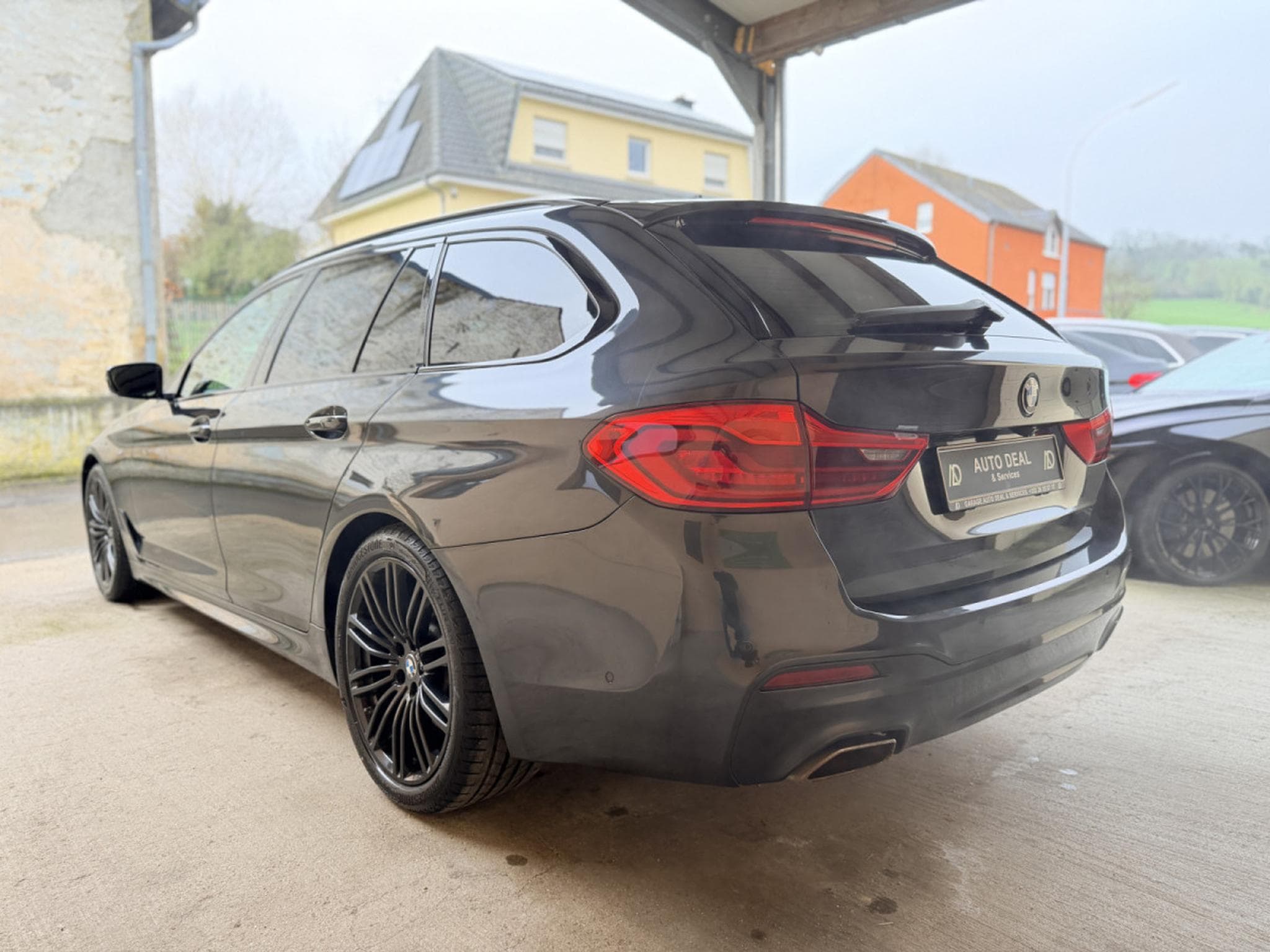 BMW 530 i Touring PACK-M Int/Ext  Head-up Car Play 252CV (2020) - Photo 4