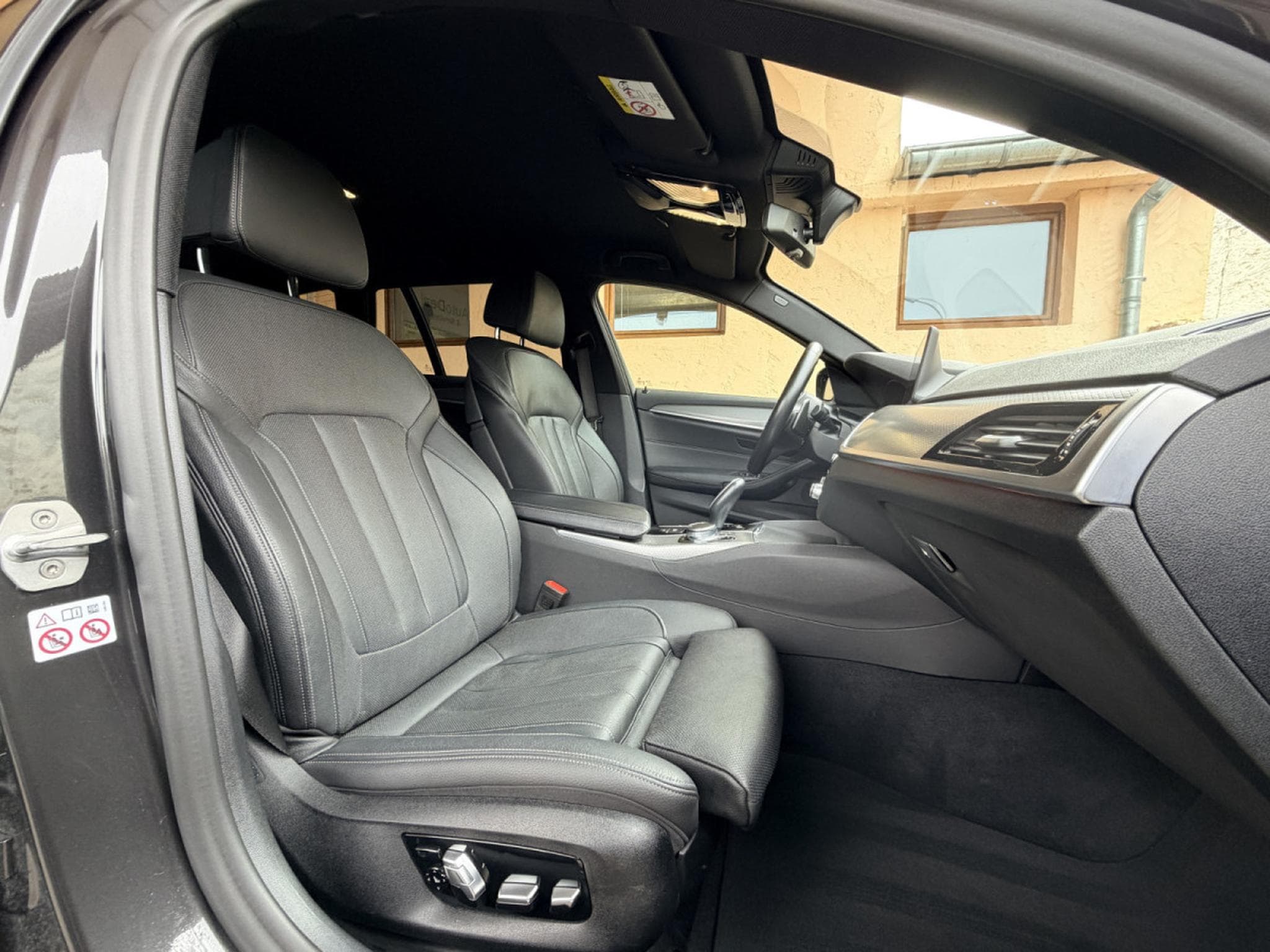 BMW 530 i Touring PACK-M Int/Ext  Head-up Car Play 252CV (2020) - Photo 9