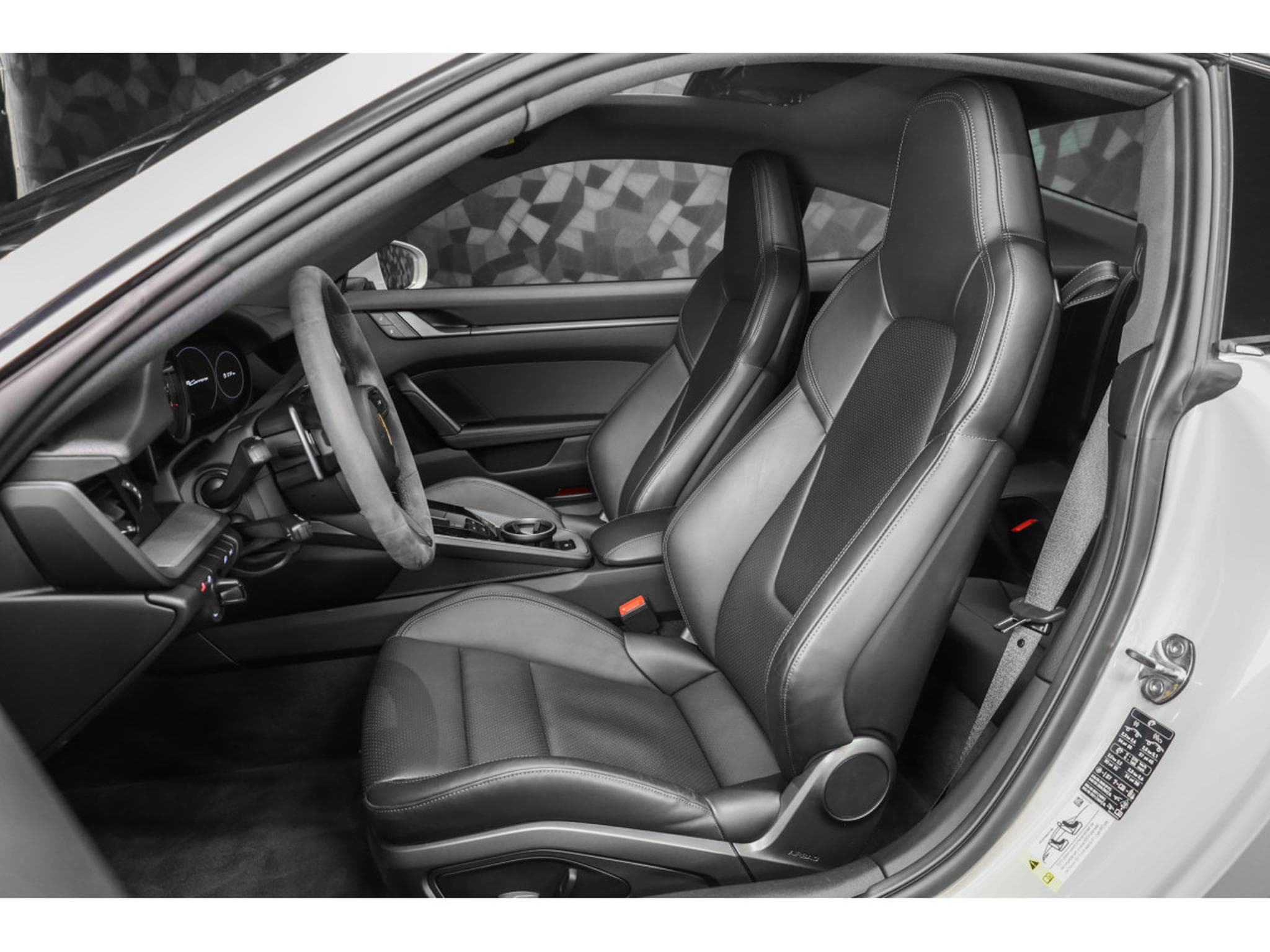 Porsche 911 992.1 Carrera Coupé PDK (2024) - Photo 9