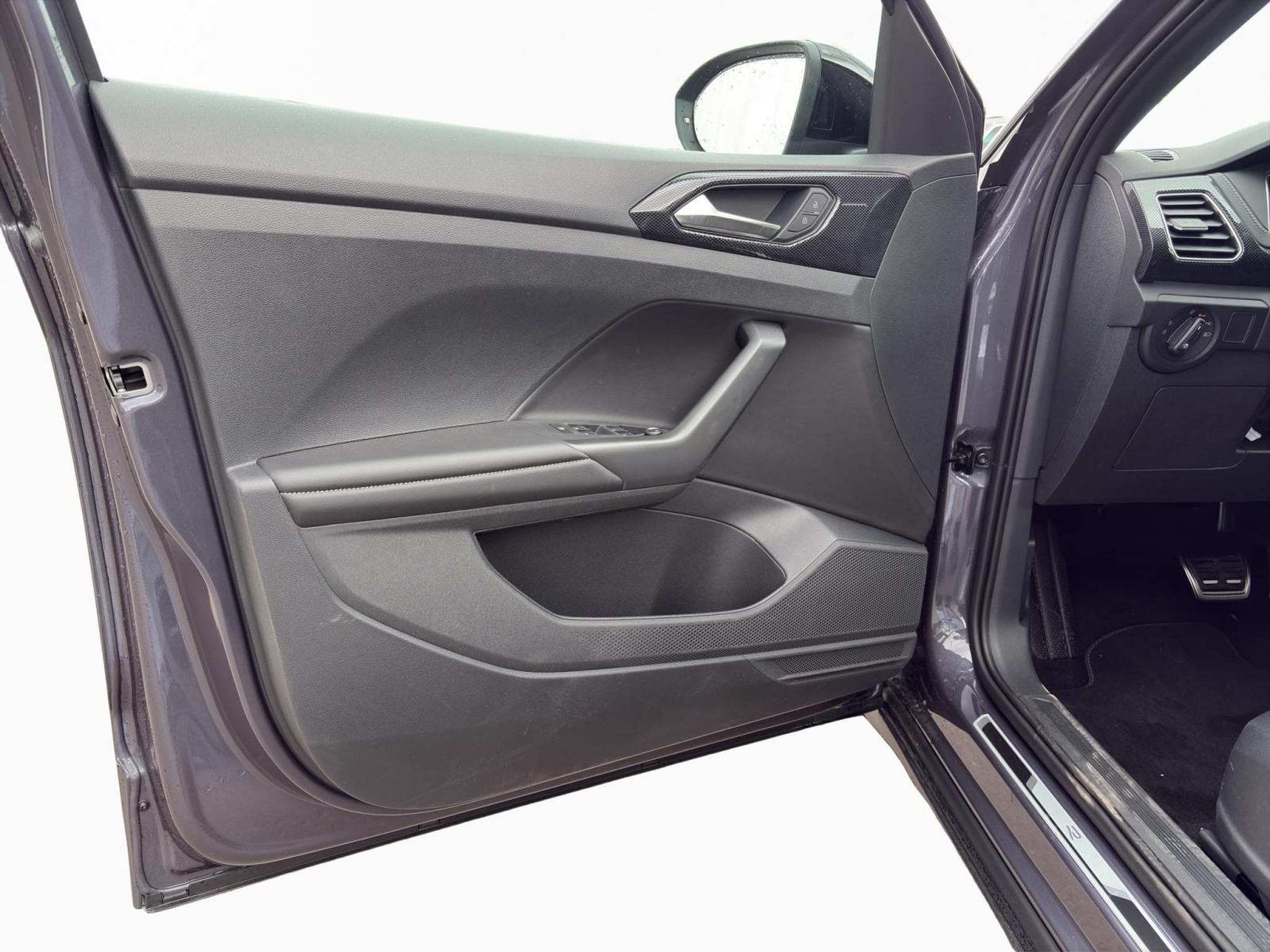 VW Tiguan R-Line (2026) - Photo 9
