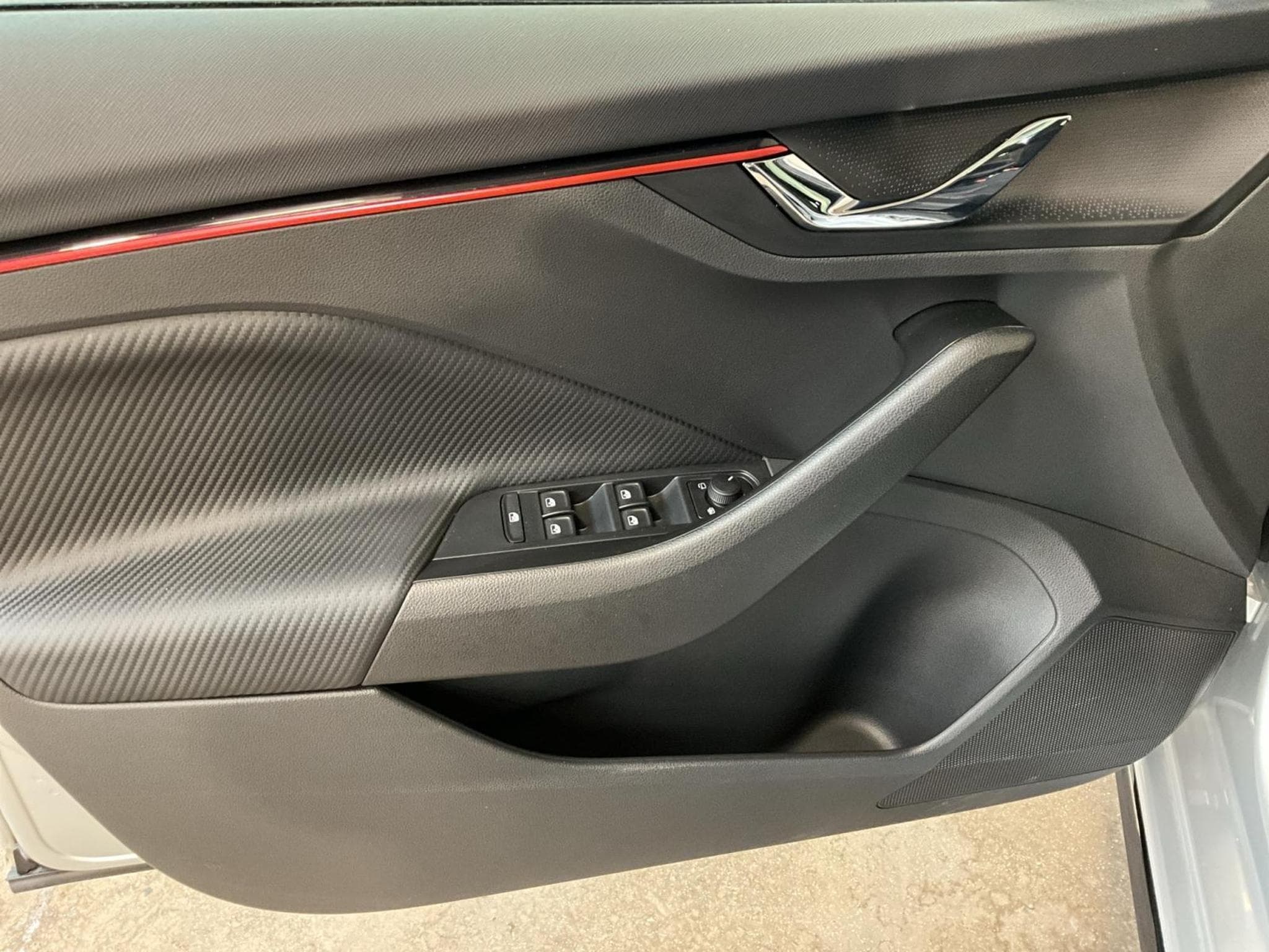 Skoda Scala Monte-Carlo+DSG+Pano+Navi+LED (2025) - Foto 10