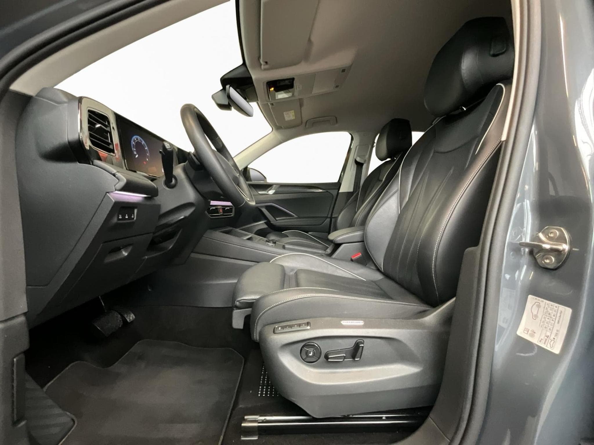 VW Tiguan Life+DSG+P.Design+LED-Plus+Navi (2024) - Foto 11