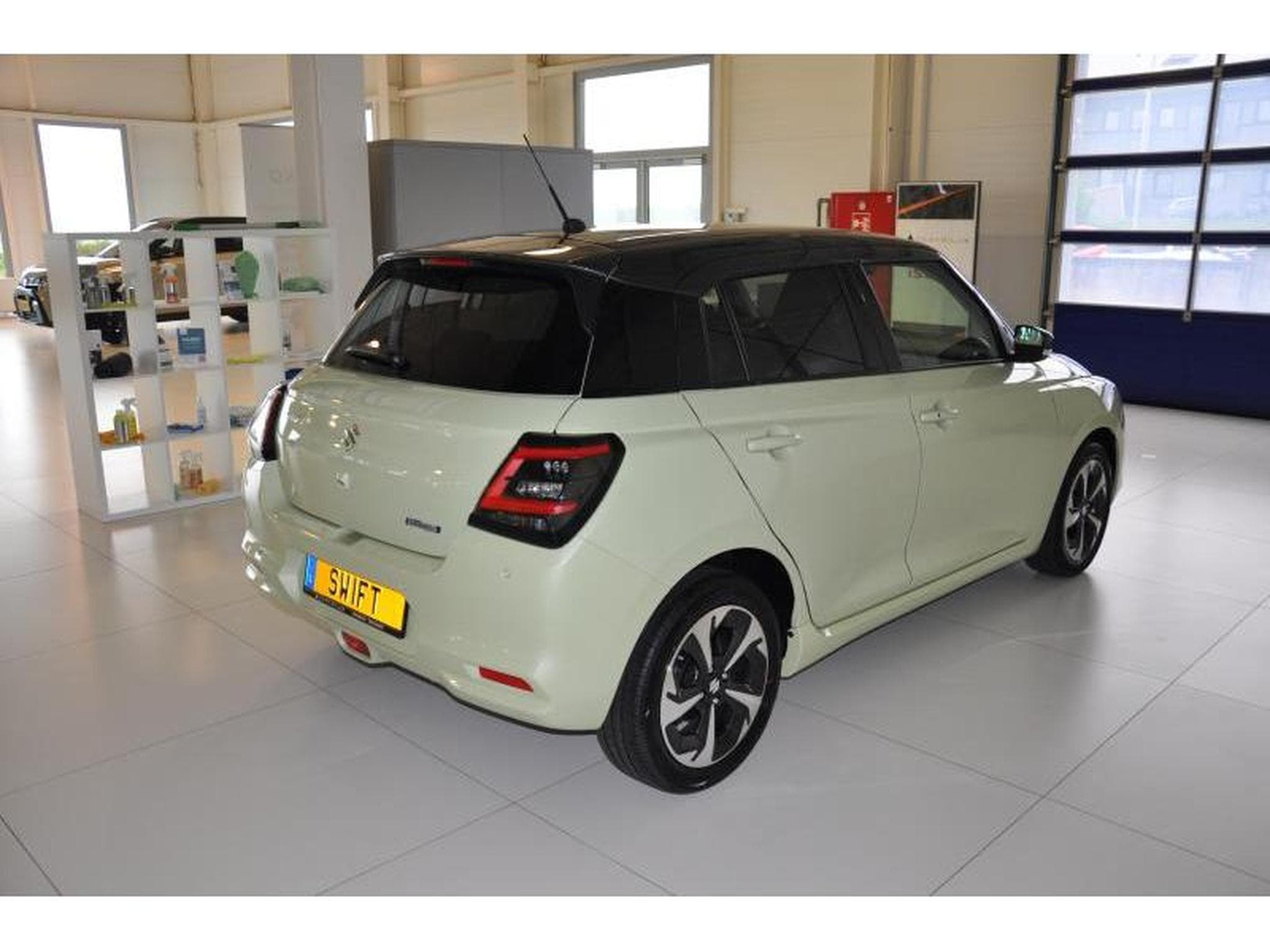 Suzuki Swift GLX AUTO7 (2026) - Foto 3