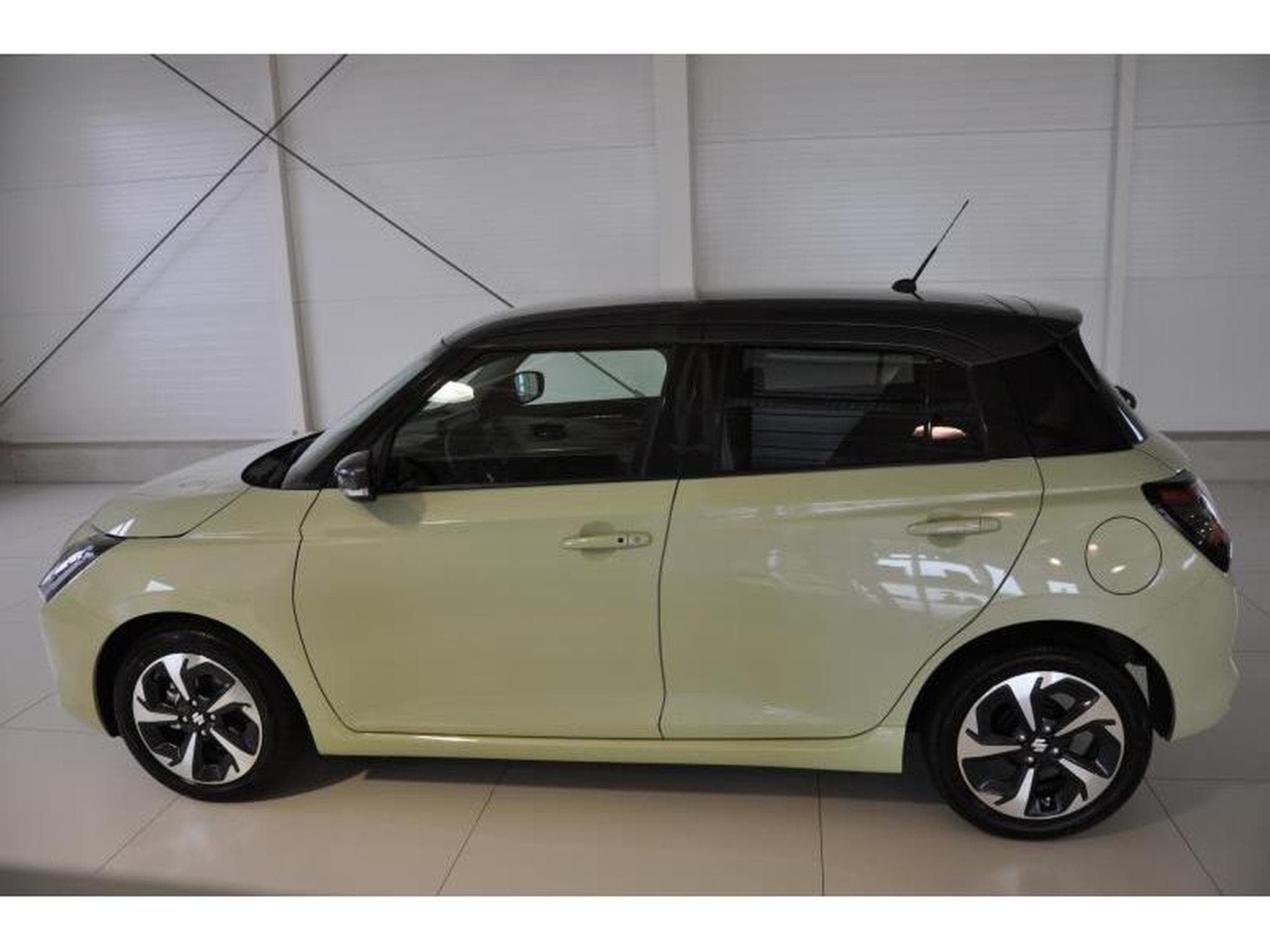 Suzuki Swift GLX AUTO7 (2026) - Foto 6