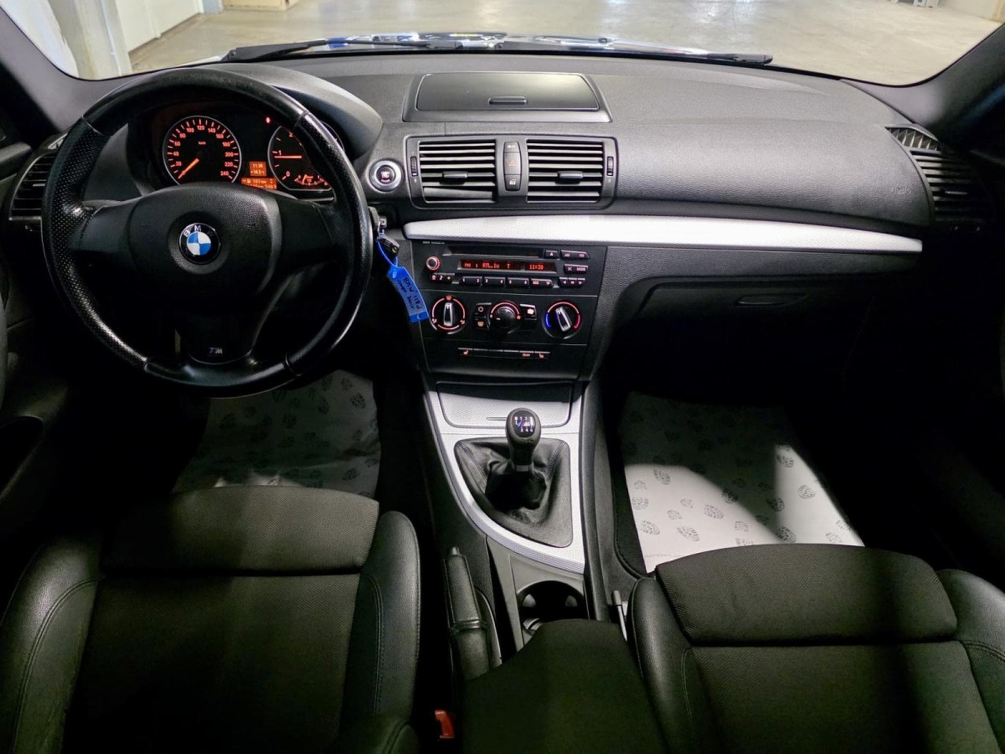 BMW 118 D COUPE M SPORT PAKET BI-XENON (2011) - Foto 6