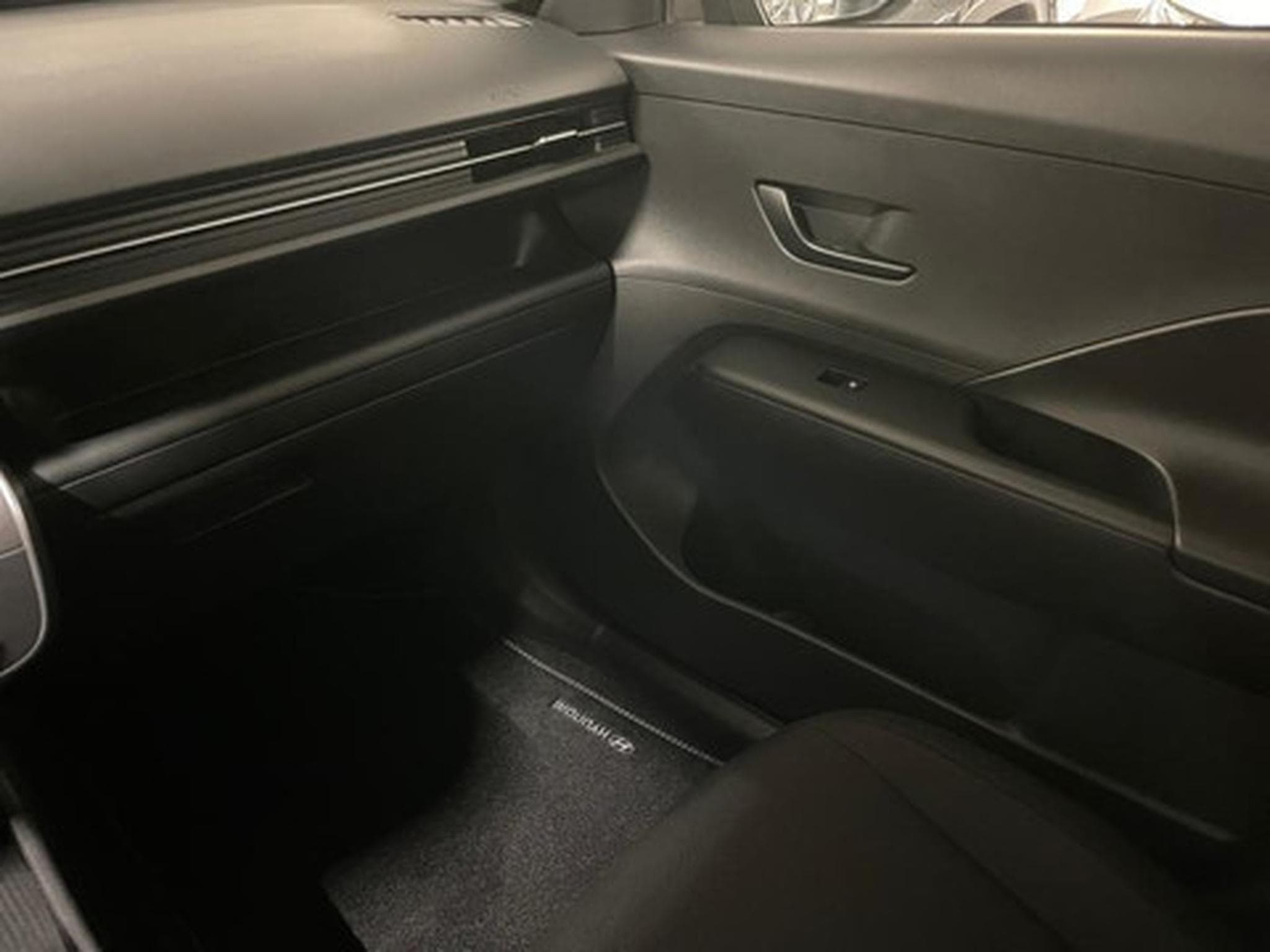 Hyundai Kona 1.0 T-GDI Techno 48V 7-DCT (2024) - Photo 8