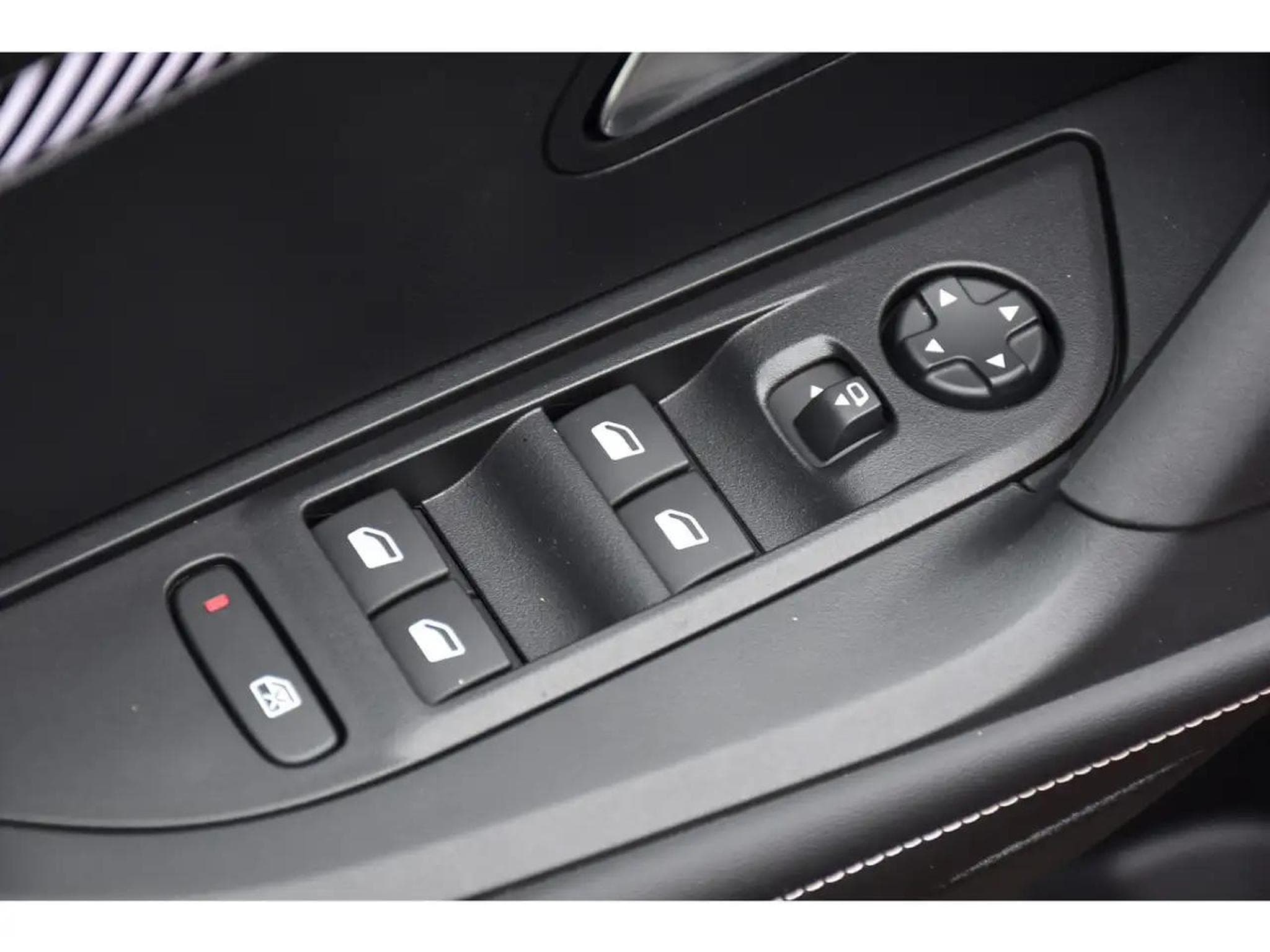 Peugeot 2008 (2025) - Photo 24