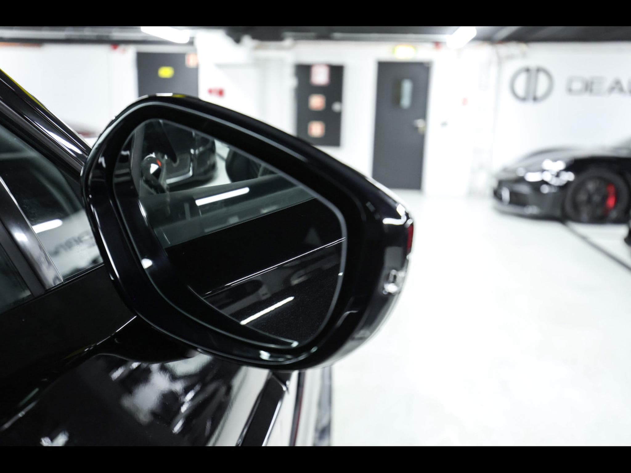 Aston-Martin DBX 707 4.0 V8 - ONYX BLACK METALLIC (2023) - Photo 18