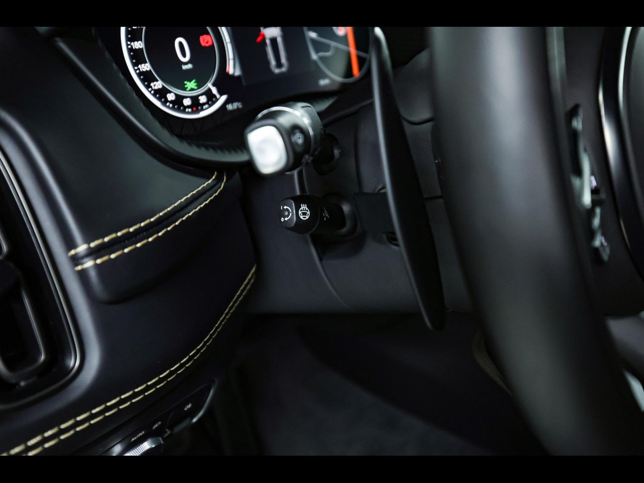 Aston-Martin DBX 707 4.0 V8 - ONYX BLACK METALLIC (2023) - Photo 19