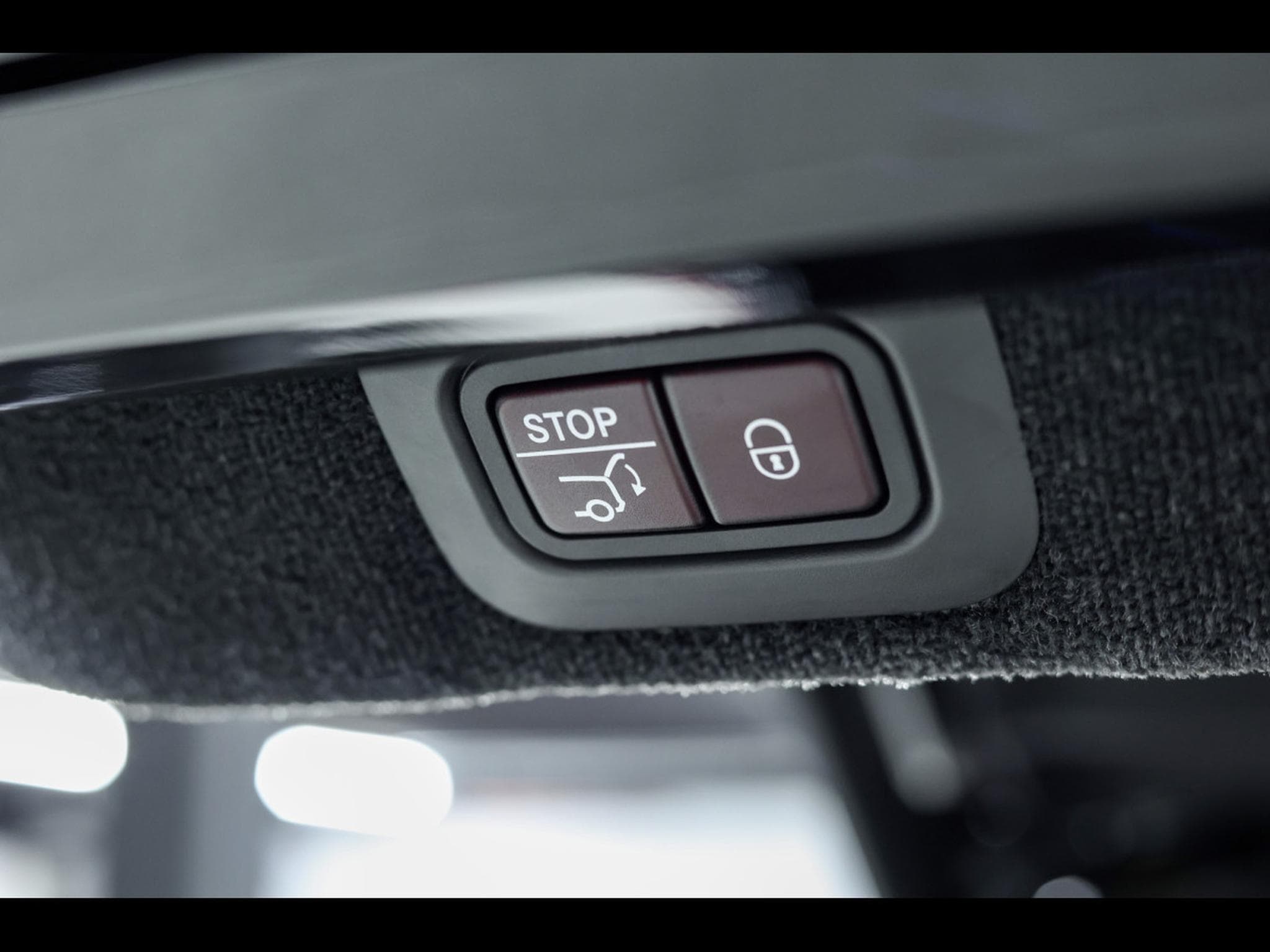 Aston-Martin DBX 707 4.0 V8 - ONYX BLACK METALLIC (2023) - Photo 23