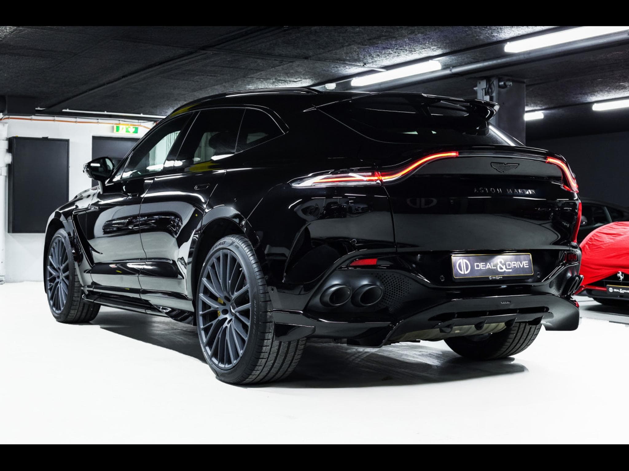 Aston-Martin DBX 707 4.0 V8 - ONYX BLACK METALLIC (2023) - Photo 3
