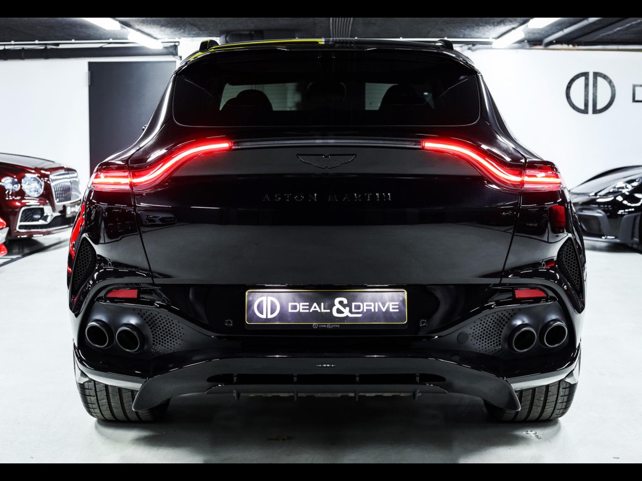 Aston-Martin DBX 707 4.0 V8 - ONYX BLACK METALLIC (2023) - Photo 4