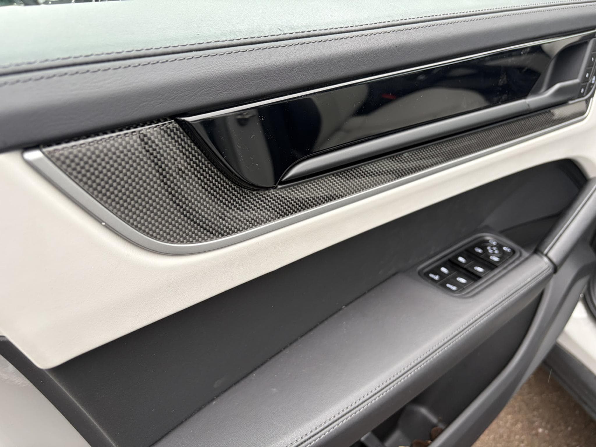 Porsche Cayenne S 4.0 441/ BI-COLOR/ CARBON/ (2023) - Foto 15