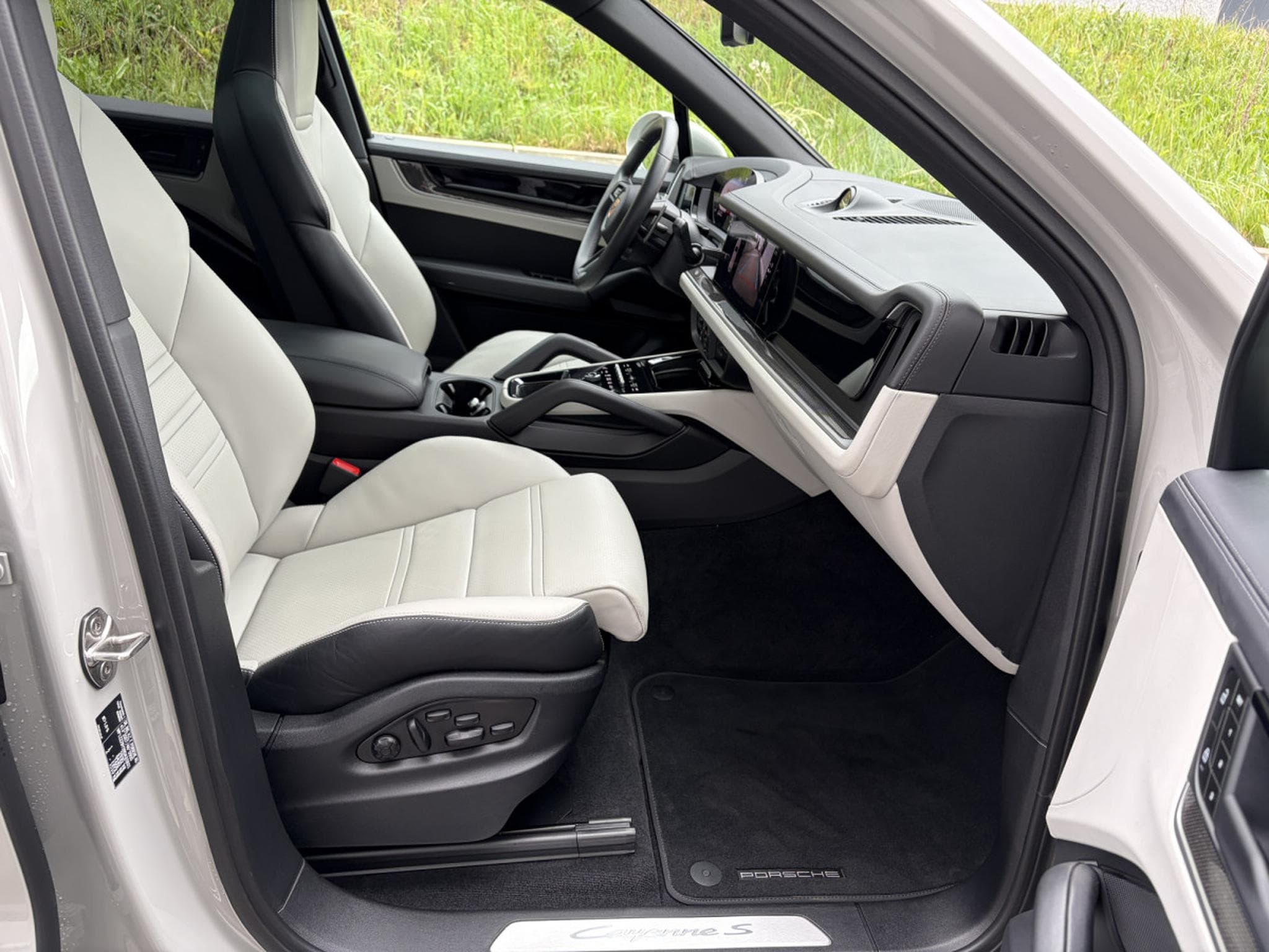 Porsche Cayenne S 4.0 441/ BI-COLOR/ CARBON/ (2023) - Foto 20