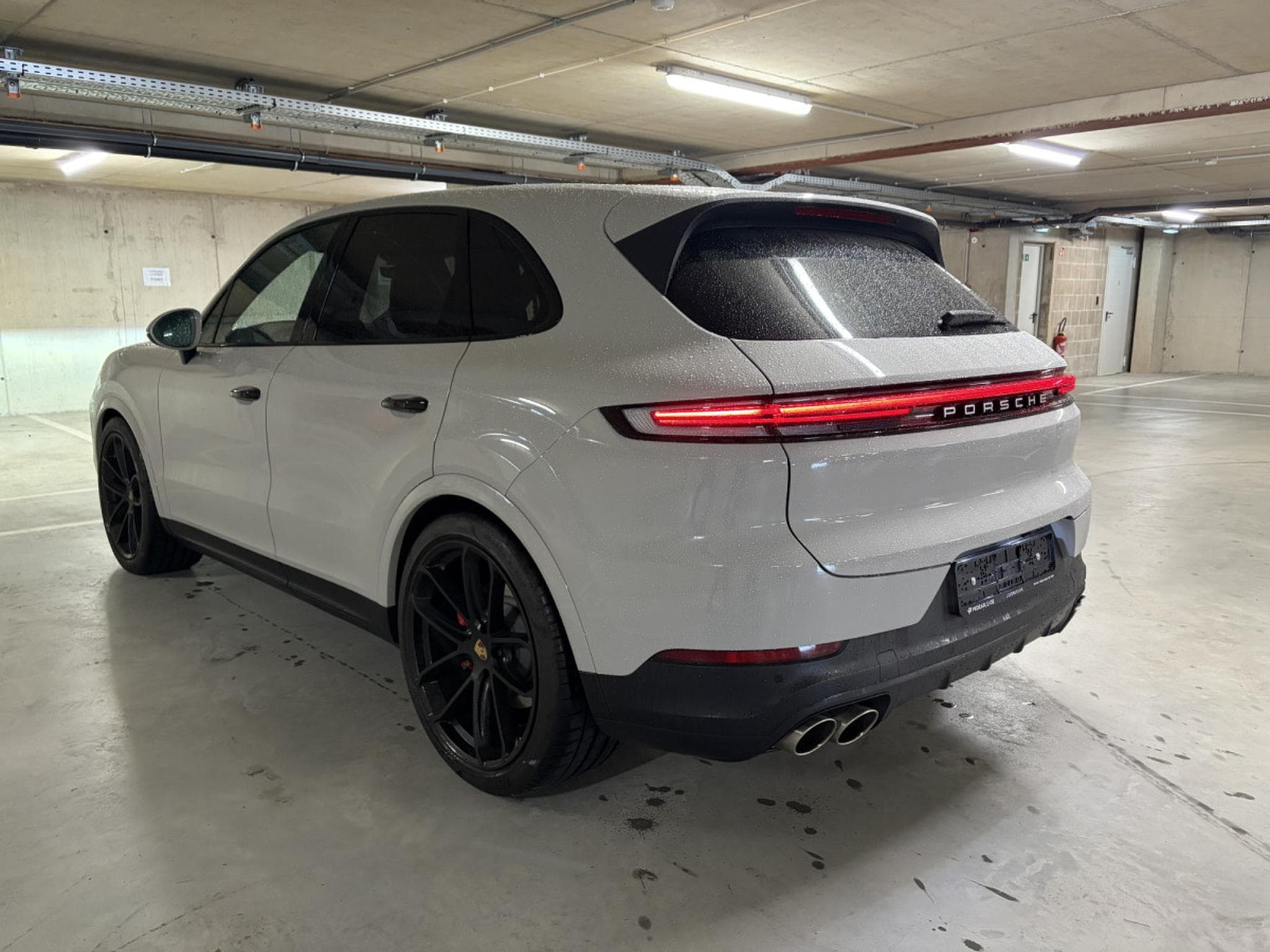 Porsche Cayenne S 4.0 441/ BI-COLOR/ CARBON/ (2023) - Foto 6