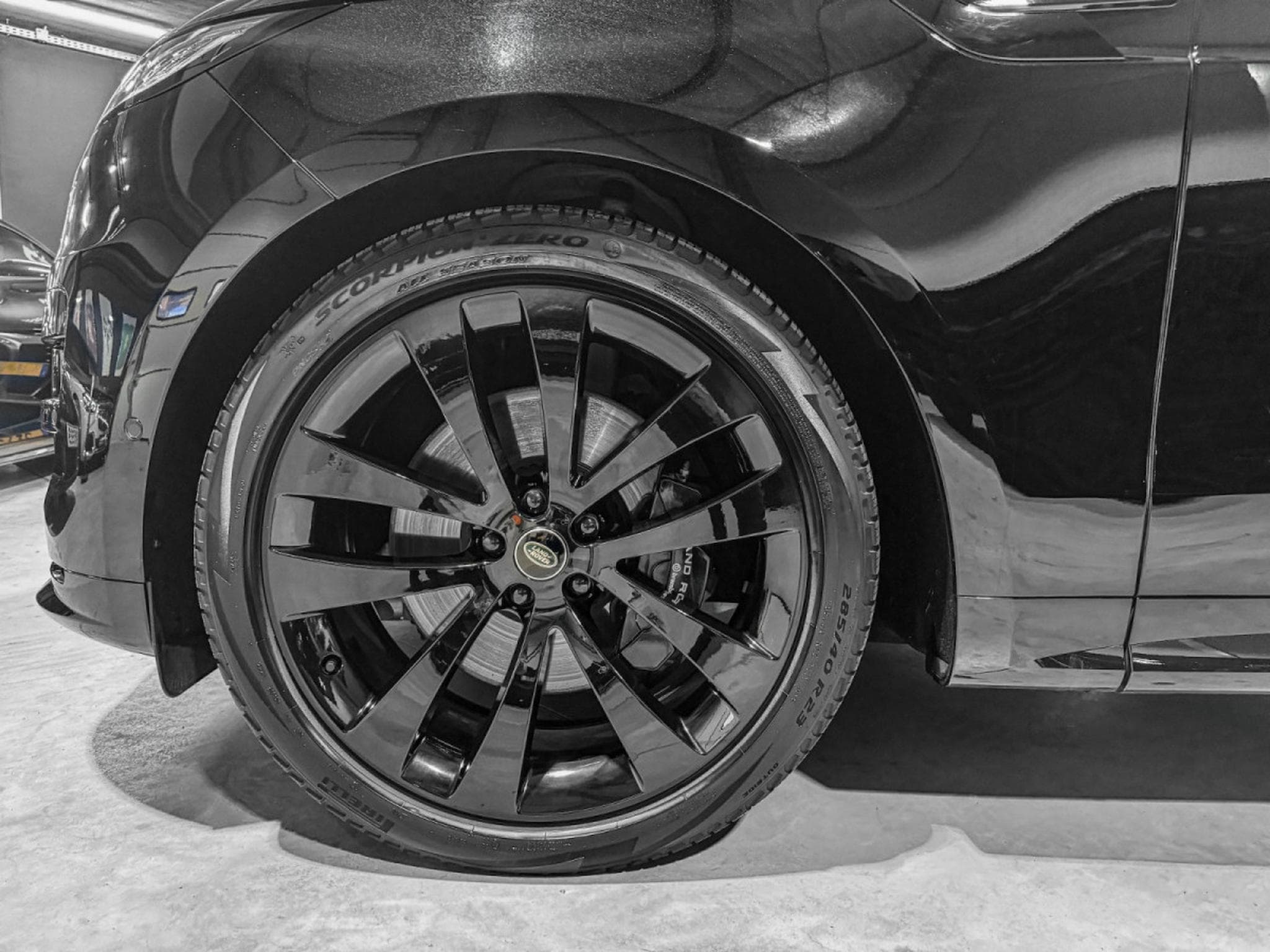 Land-Rover Range Rover Sport P530 V8 FIRST EDITION BLACK PACK (2023) - Photo 19