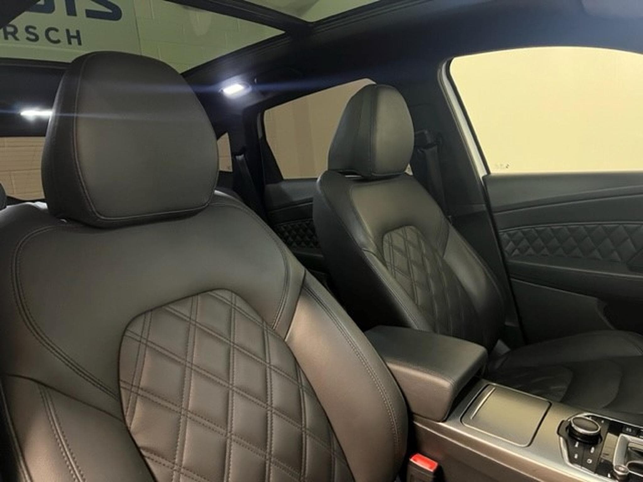 Borgward BX7 TS 2.0 T-GDI SPORT 4WD AUTO (2021) - Photo 8