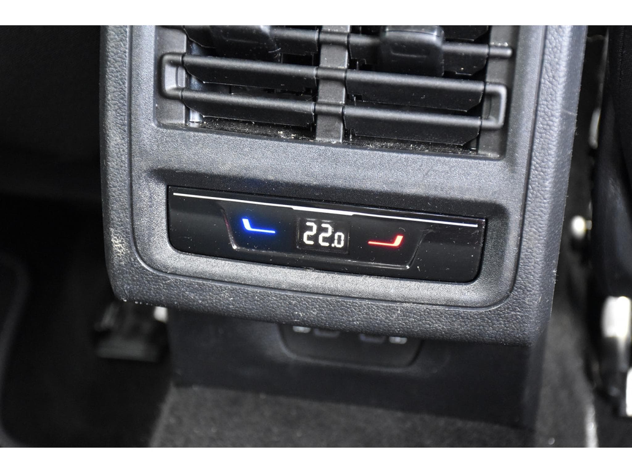 VW Golf 2.0 TDI Life GARANTIE 2028 ACC TRAVEL SIDE CAM ATT RMQ 1° M. (2025) - Foto 23