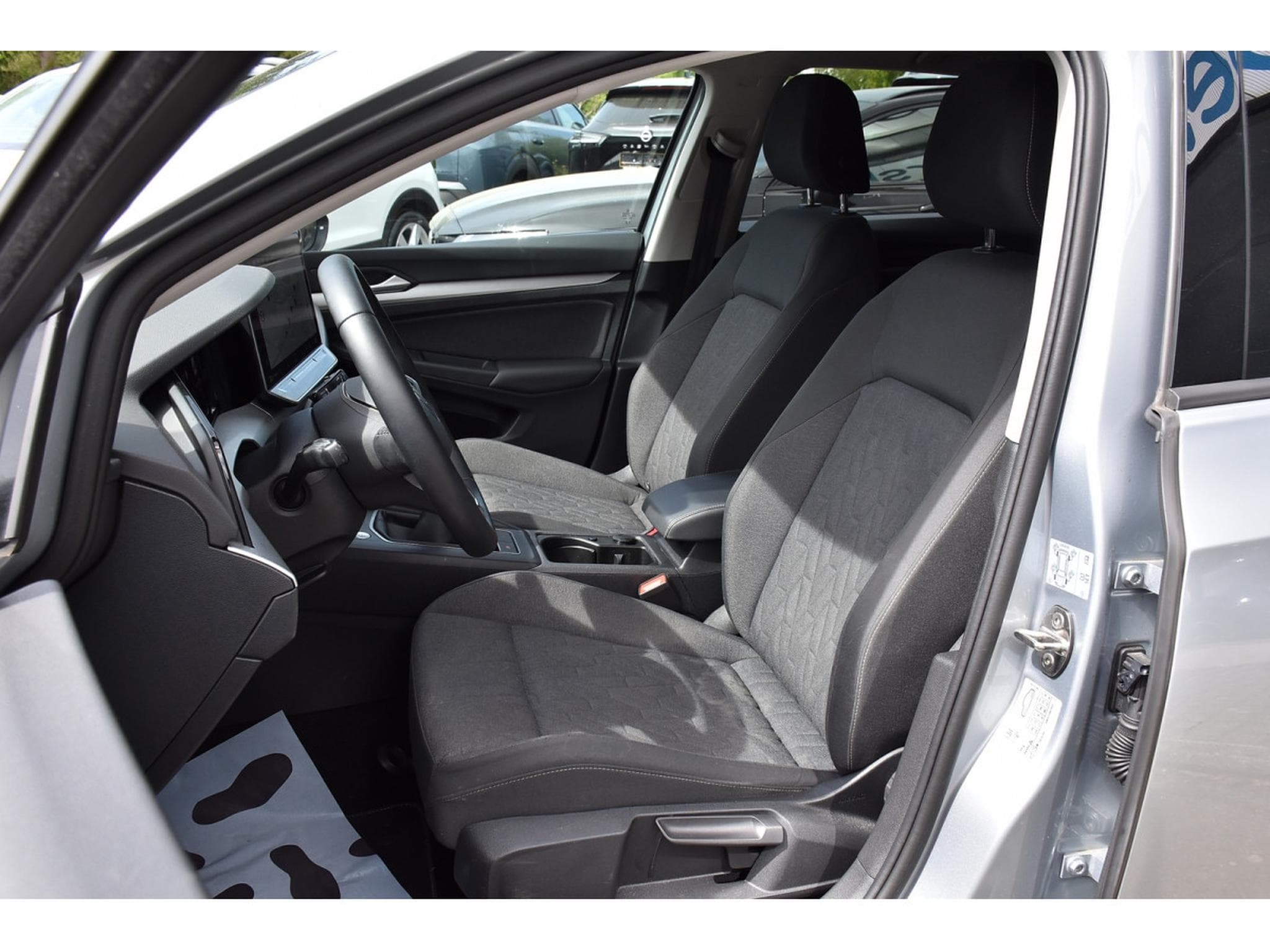 VW Golf 2.0 TDI Life GARANTIE 2028 ACC TRAVEL SIDE CAM ATT RMQ 1° M. (2025) - Foto 6