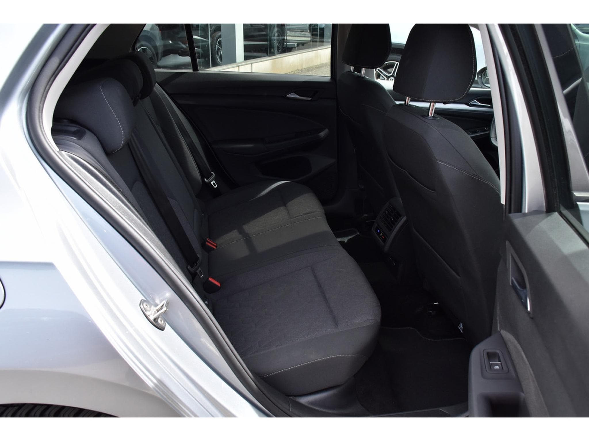 VW Golf 2.0 TDI Life GARANTIE 2028 ACC TRAVEL SIDE CAM ATT RMQ 1° M. (2025) - Foto 8