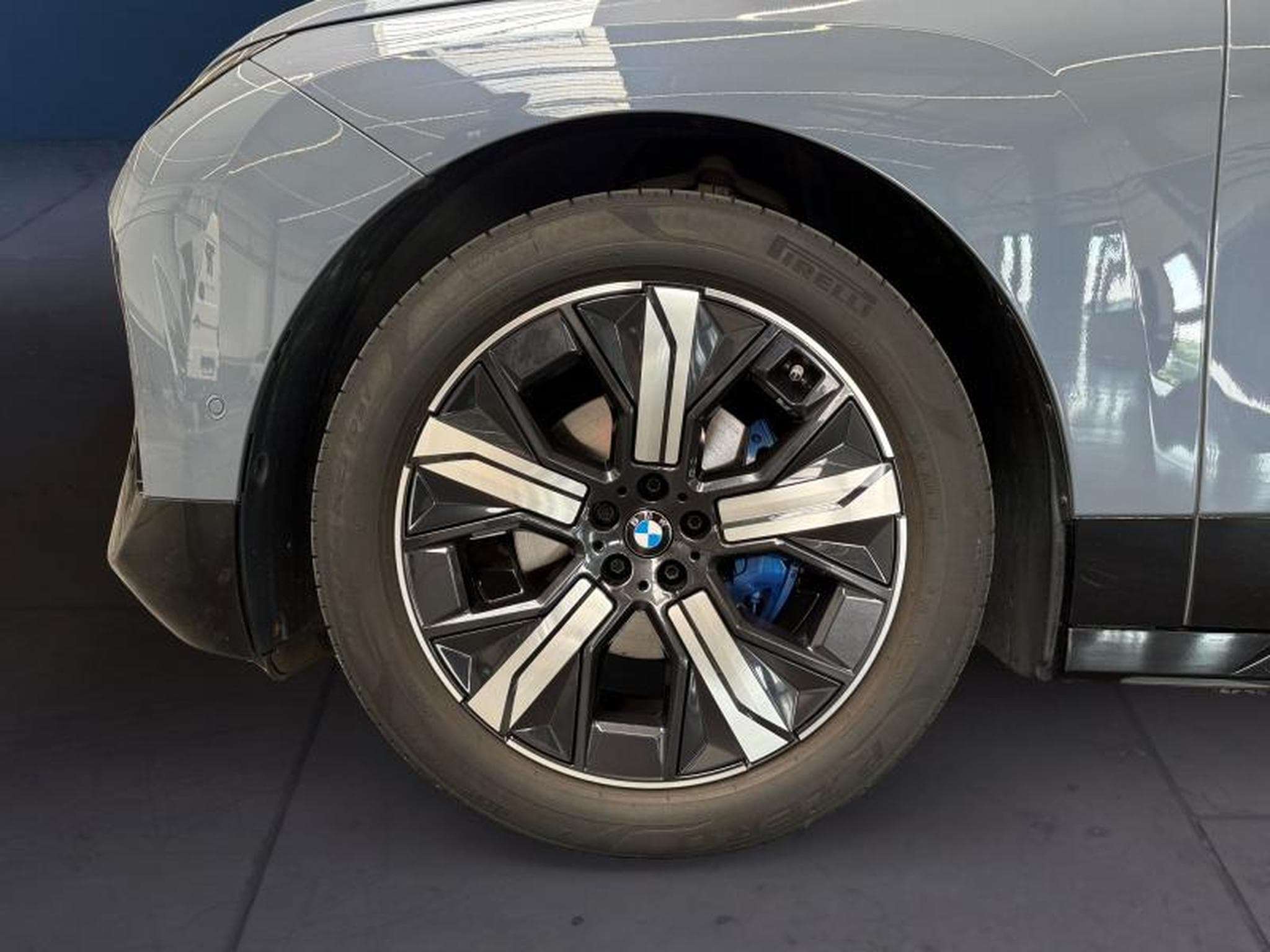 BMW iX iX xDrive40 (2022) - Photo 10