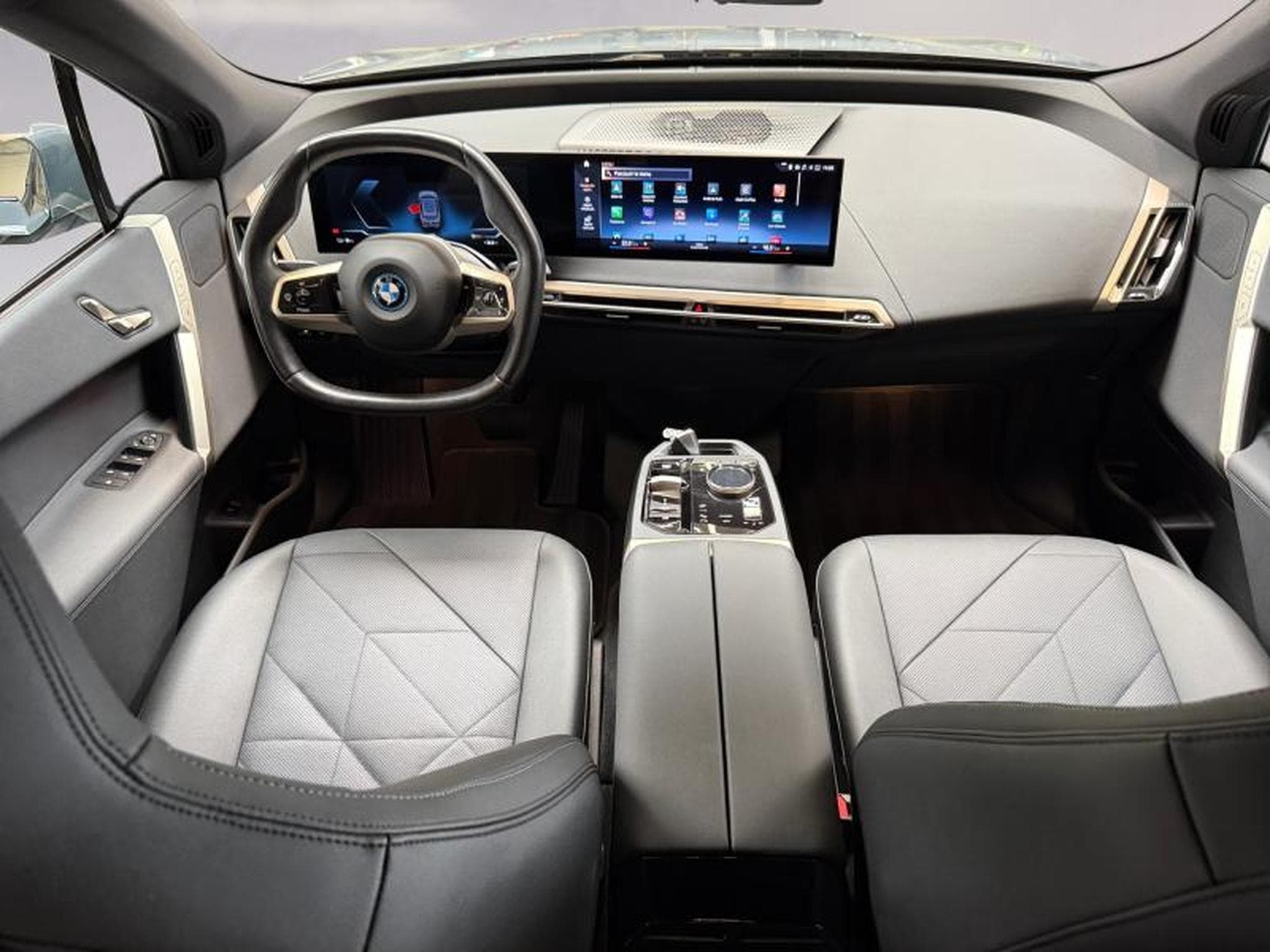 BMW iX iX xDrive40 (2022) - Photo 9
