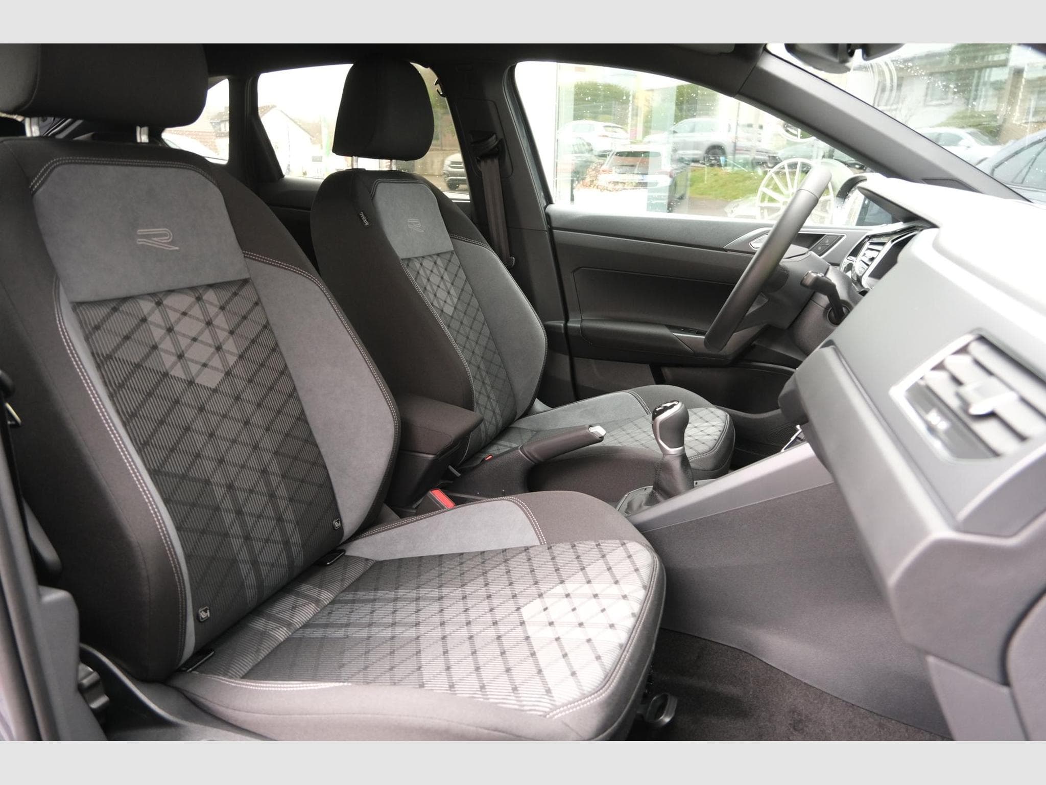 VW Taigo 1.0 TSI R-Line (2026) - Photo 23