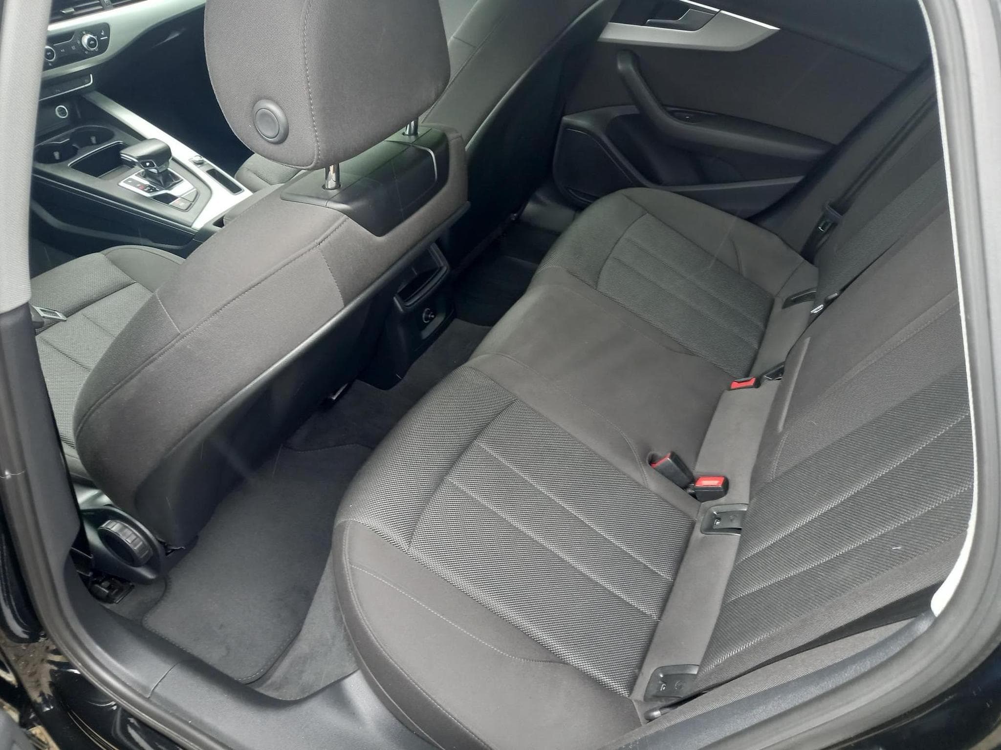 Audi A4 Avant 35 TFSI (2022) - Photo 3