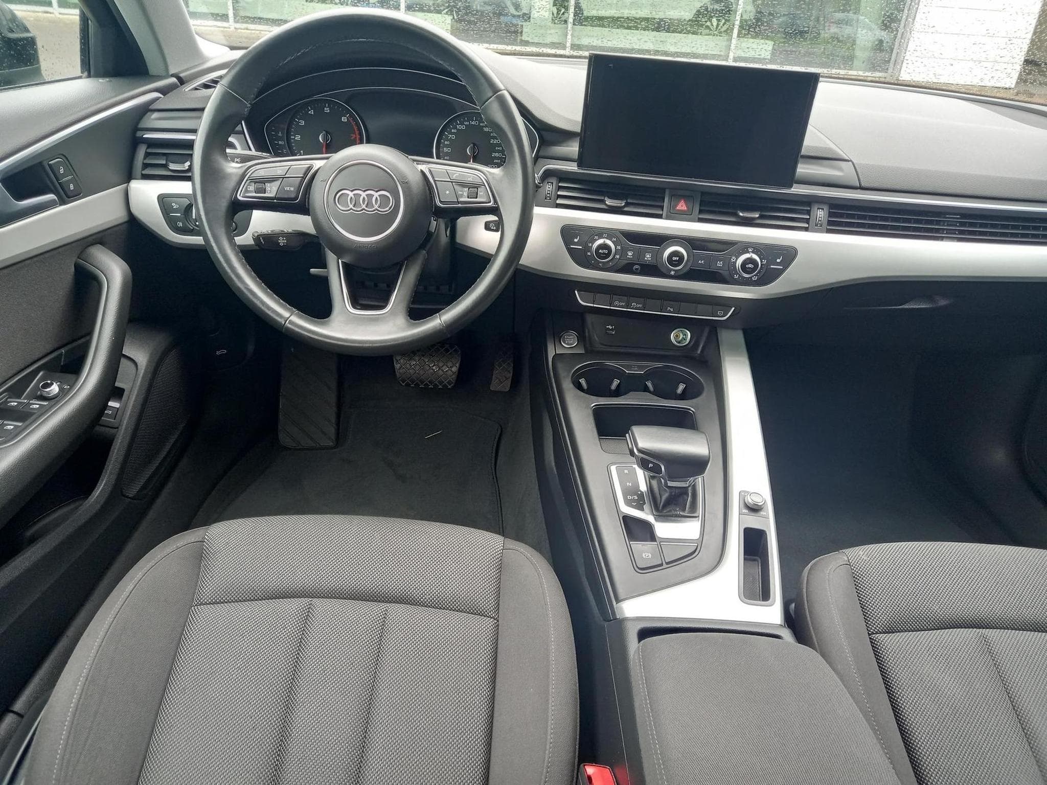 Audi A4 Avant 35 TFSI (2022) - Photo 8