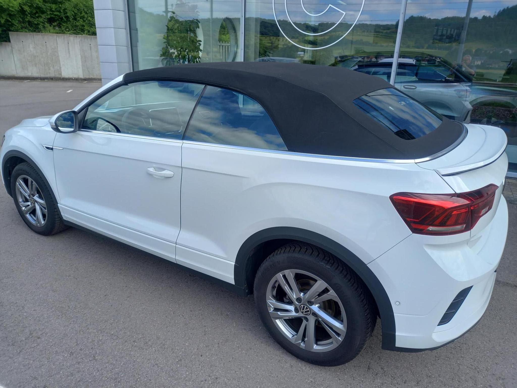 VW T-Roc Cabriolet R-Line 1.5 (2025) - Photo 11