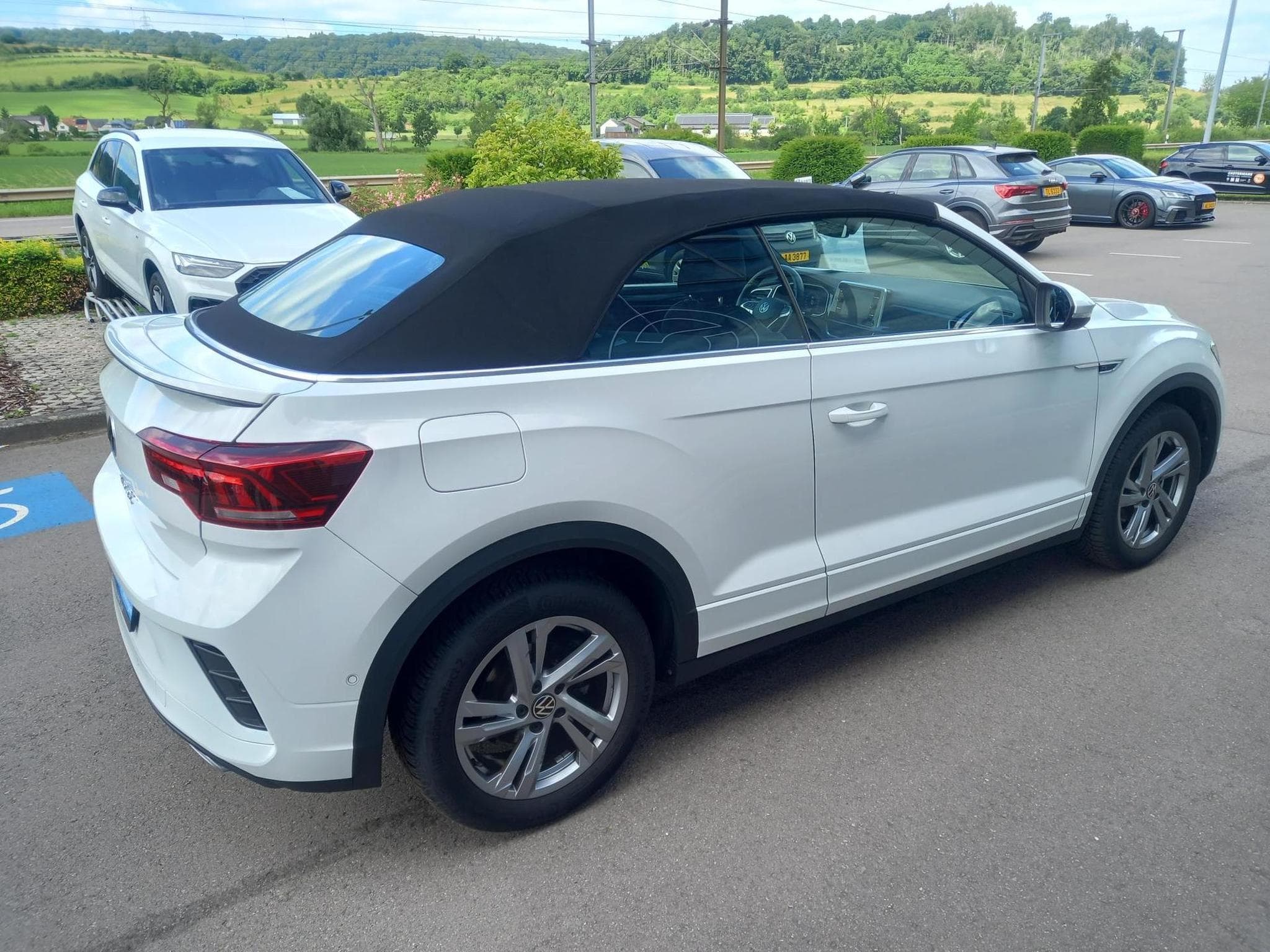 VW T-Roc Cabriolet R-Line 1.5 (2025) - Photo 13