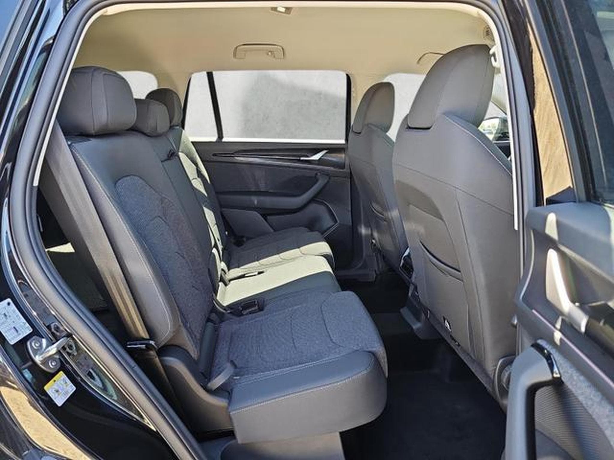 Skoda Kodiaq 2.0 TDI 142 kW 4x4 Selection (2026) - Photo 13