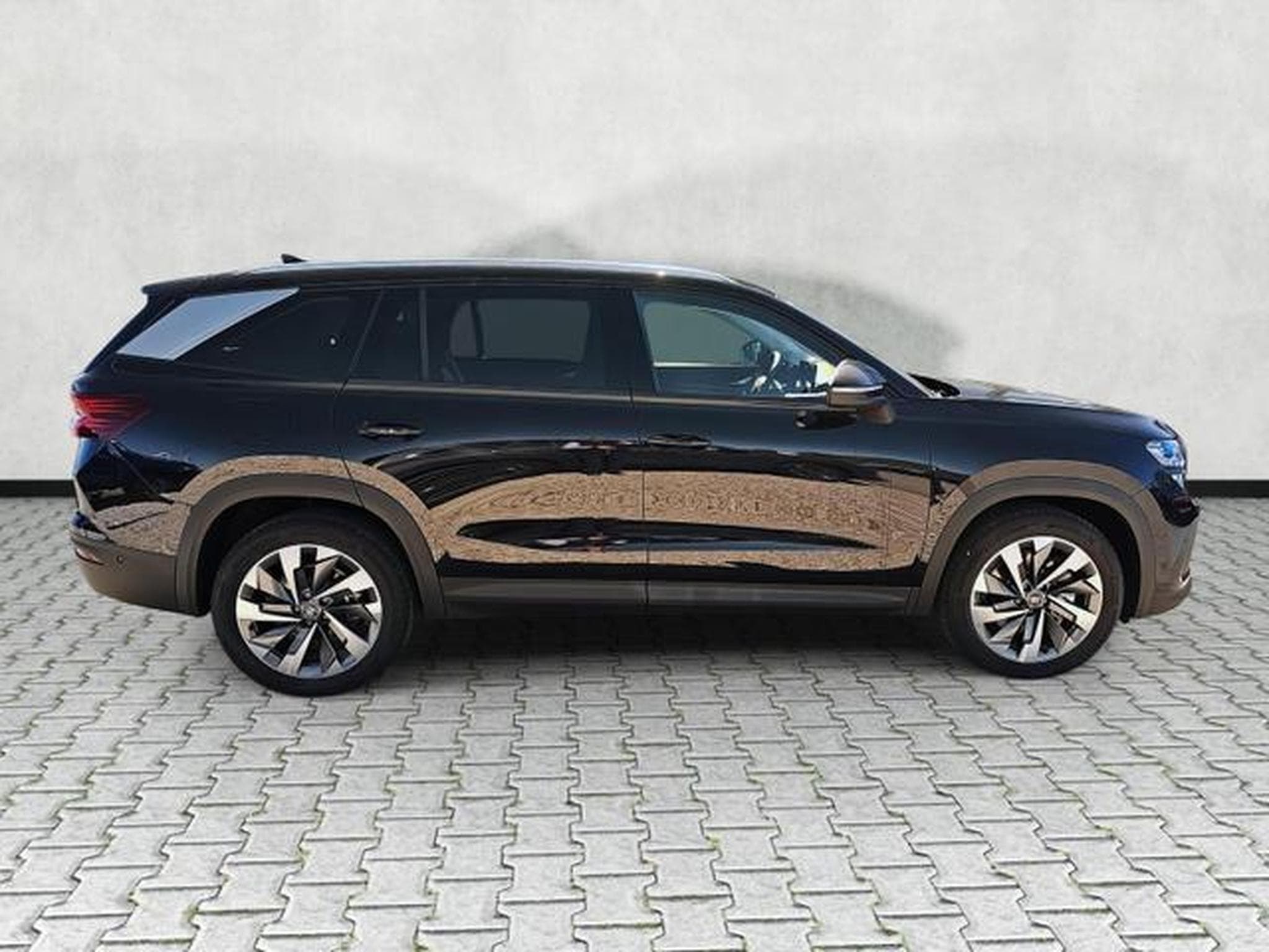 Skoda Kodiaq 2.0 TDI 142 kW 4x4 Selection (2026) - Photo 8