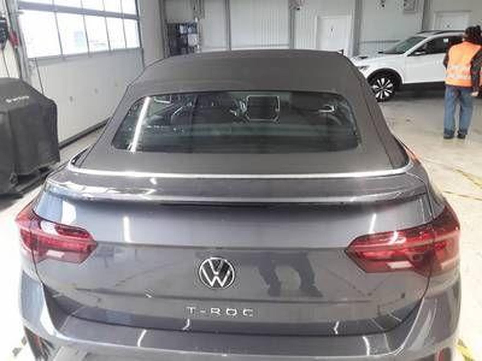 VW T-Roc Cabriolet R-Line 1.5 (2025) - Photo 3
