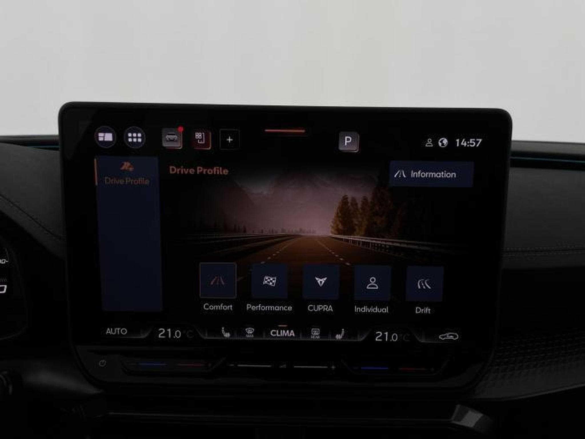 Cupra Leon 2.0 TSI 245kW (2025) - Photo 20