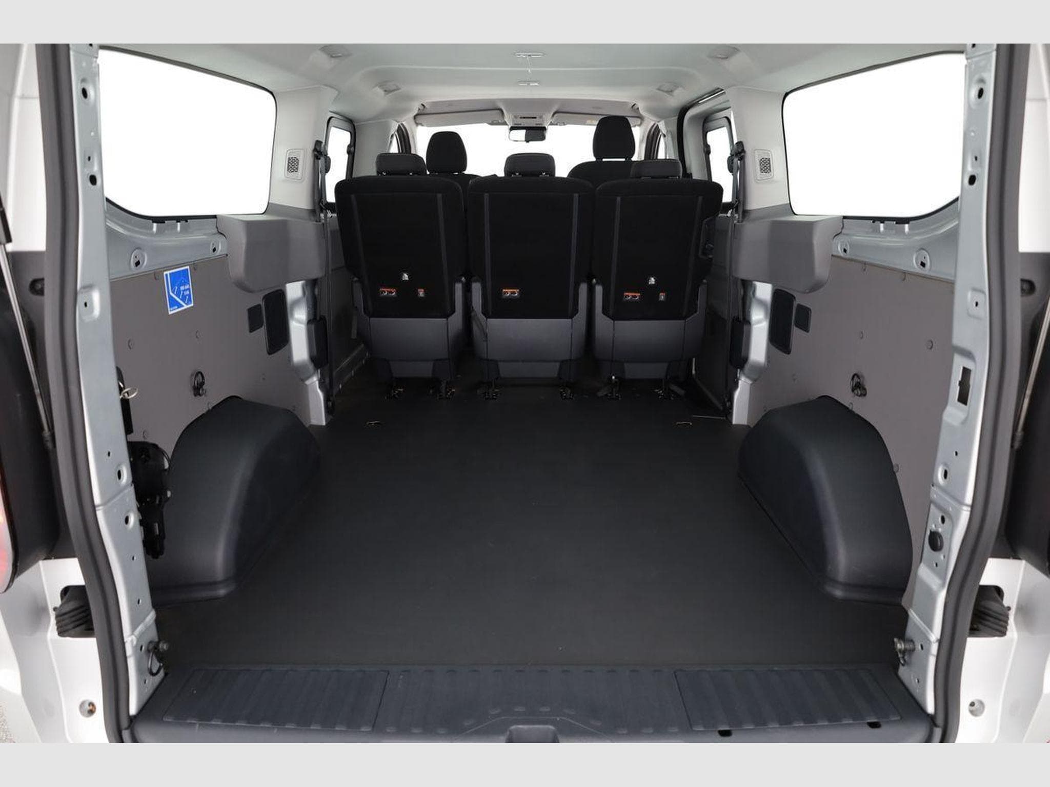 VW T7 2.0 TDI 110 kW LR (2026) - Photo 11
